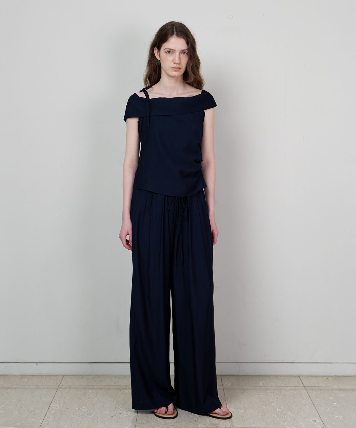 스르비(SELEVER) Marel off-Shoulder Blouse_2 Color