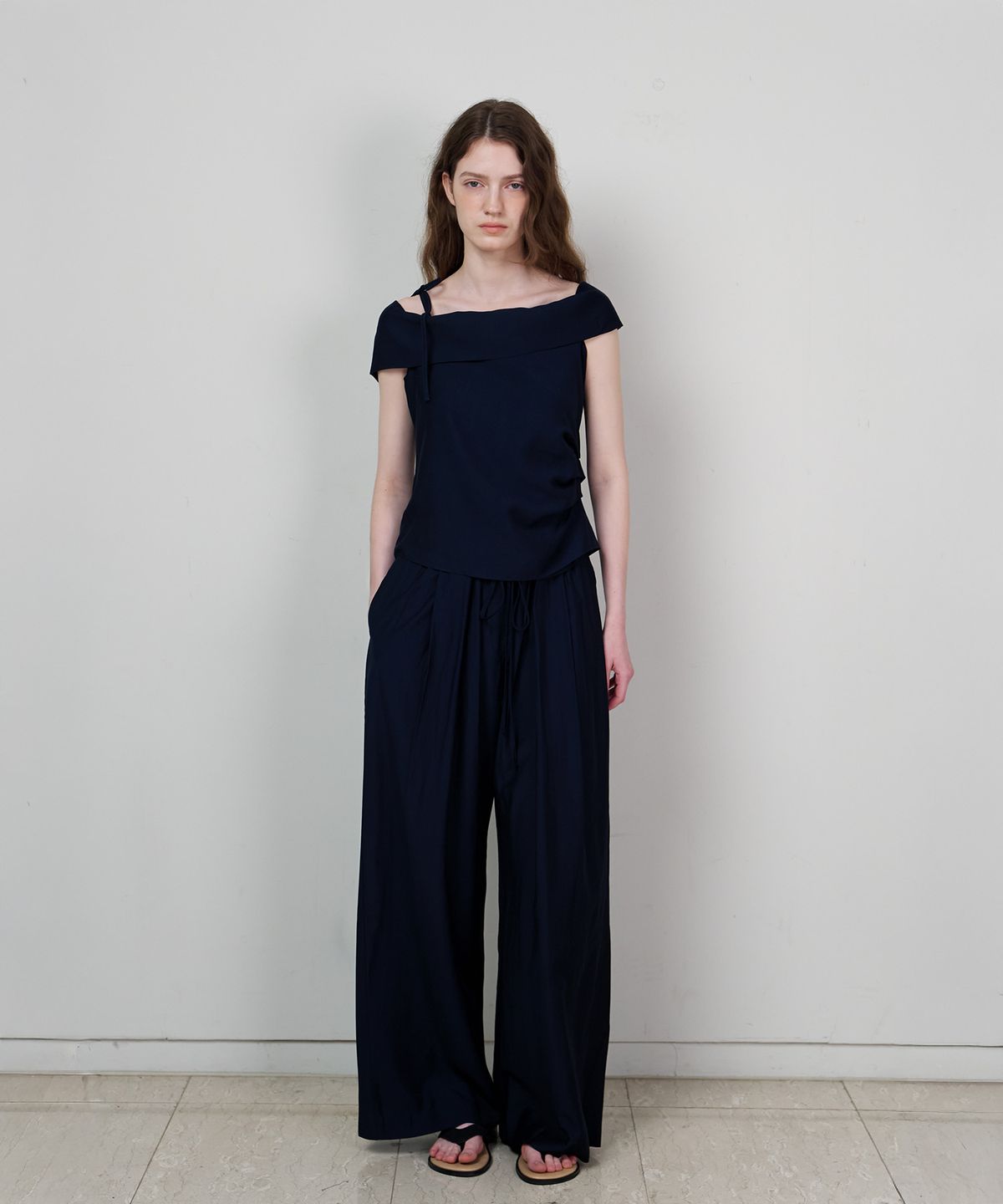 스르비(SELEVER) Marel off-Shoulder Blouse_2 Color