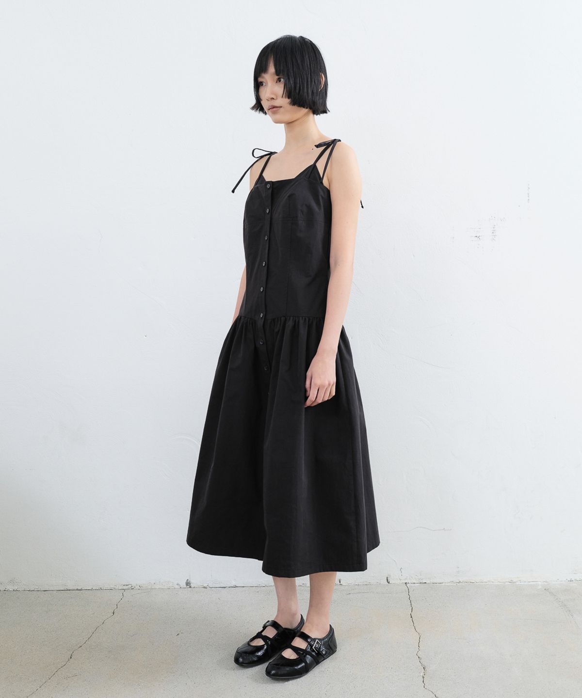 실롯(SEALOT) 레이어드 슬리브리스 롱 드레스 (블랙)