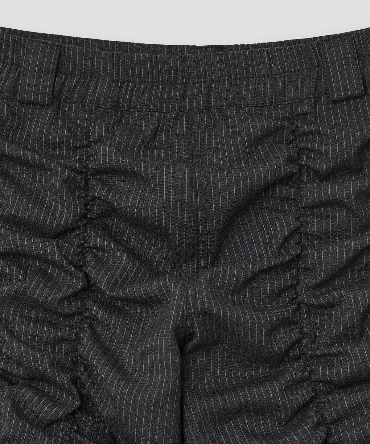 타입서비스(TYPESERVICE) Shirred Texture Capri Pants [Charcoal]