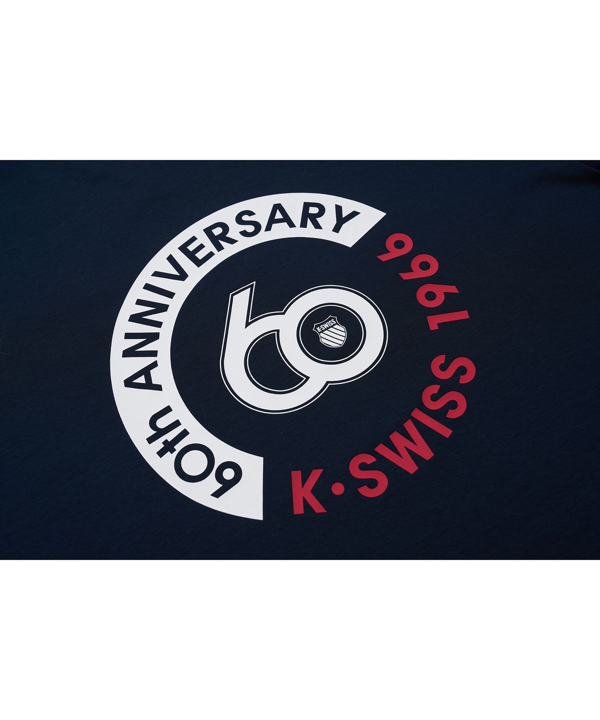 케이스위스(K-SWISS) 남성 60th 애니버서리 반팔 티_1KSTSMV001NA