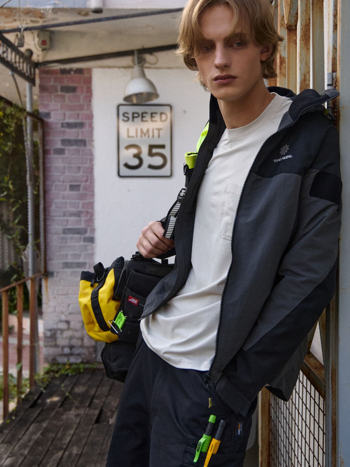 데어바이(THEREBY) CORDURA 600 윈드브레이커