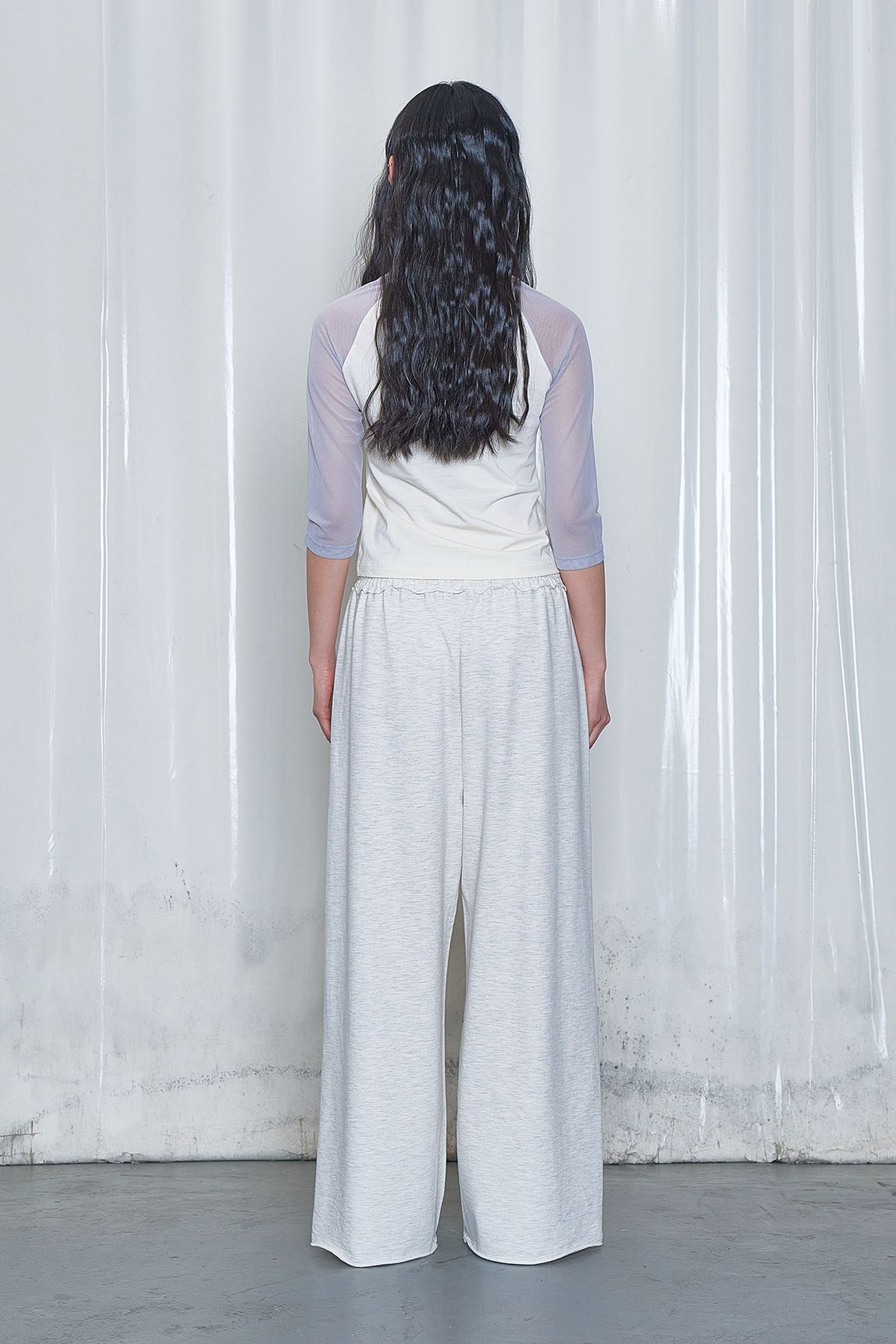다이닛(DEINET) MESH CONTRAST RAGLAN HALF SLEEVE IN LIGHT YELLOW