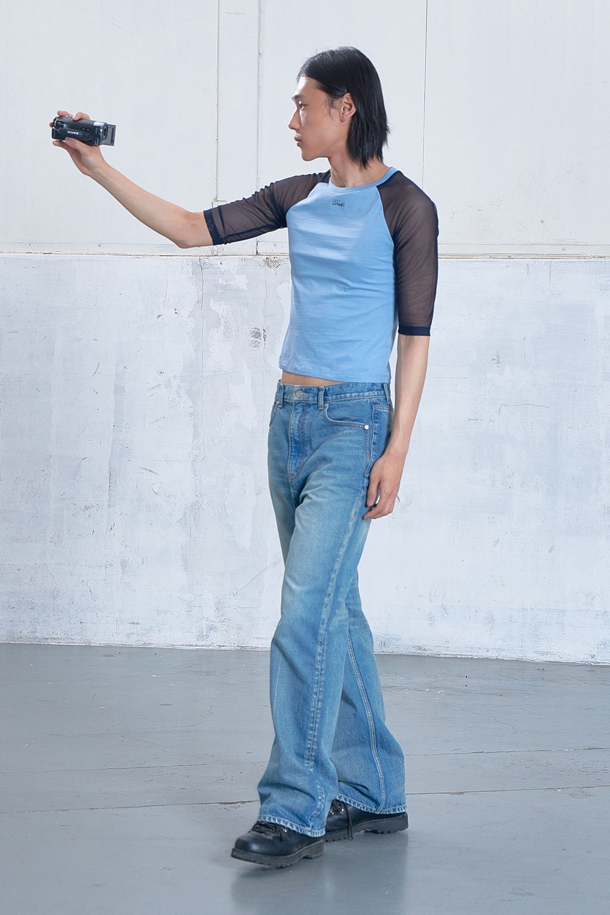 다이닛(DEINET) MESH CONTRAST RAGLAN HALF SLEEVE IN BLUE
