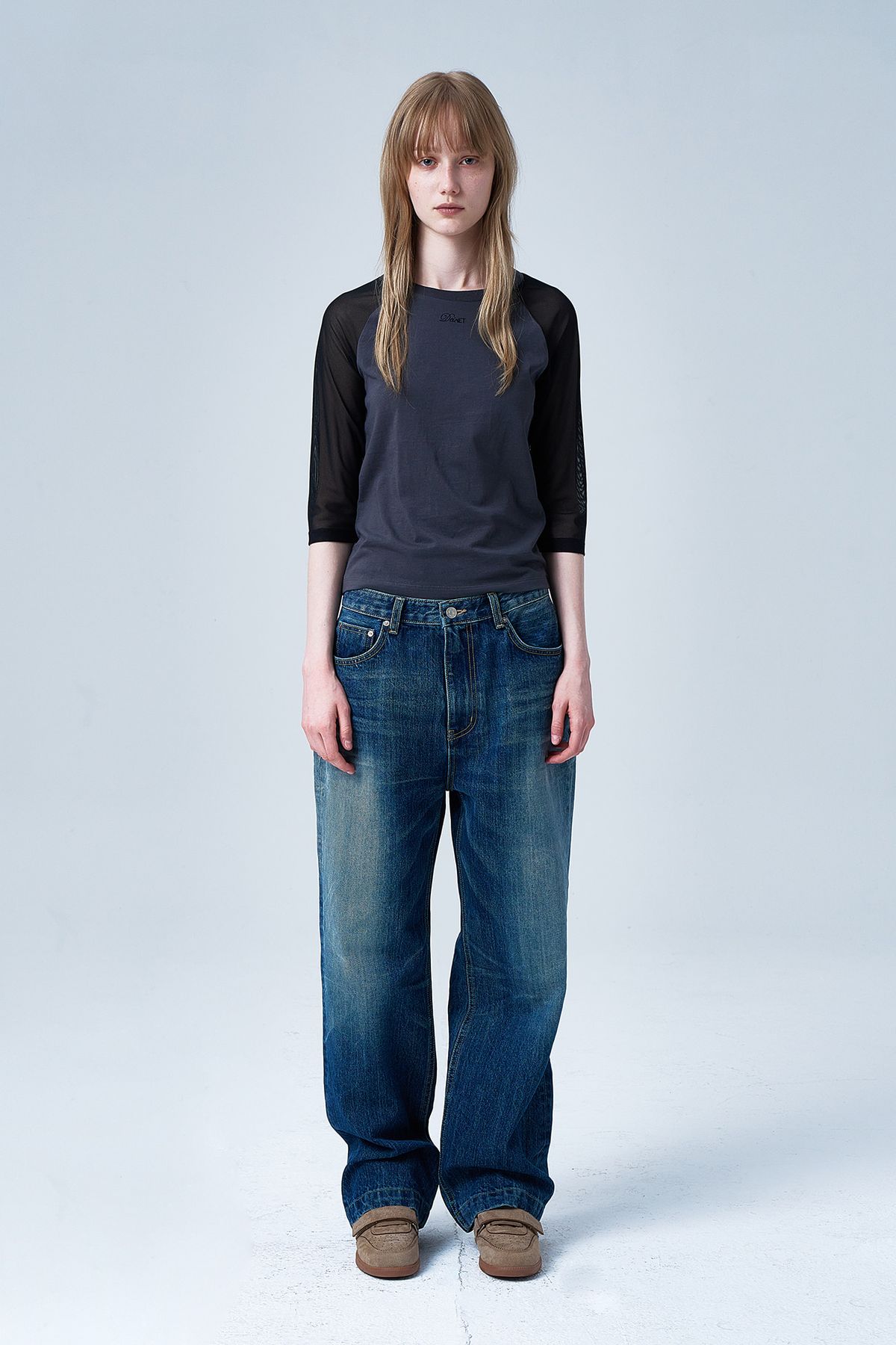 다이닛(DEINET) MESH CONTRAST RAGLAN HALF SLEEVE IN CHARCOAL