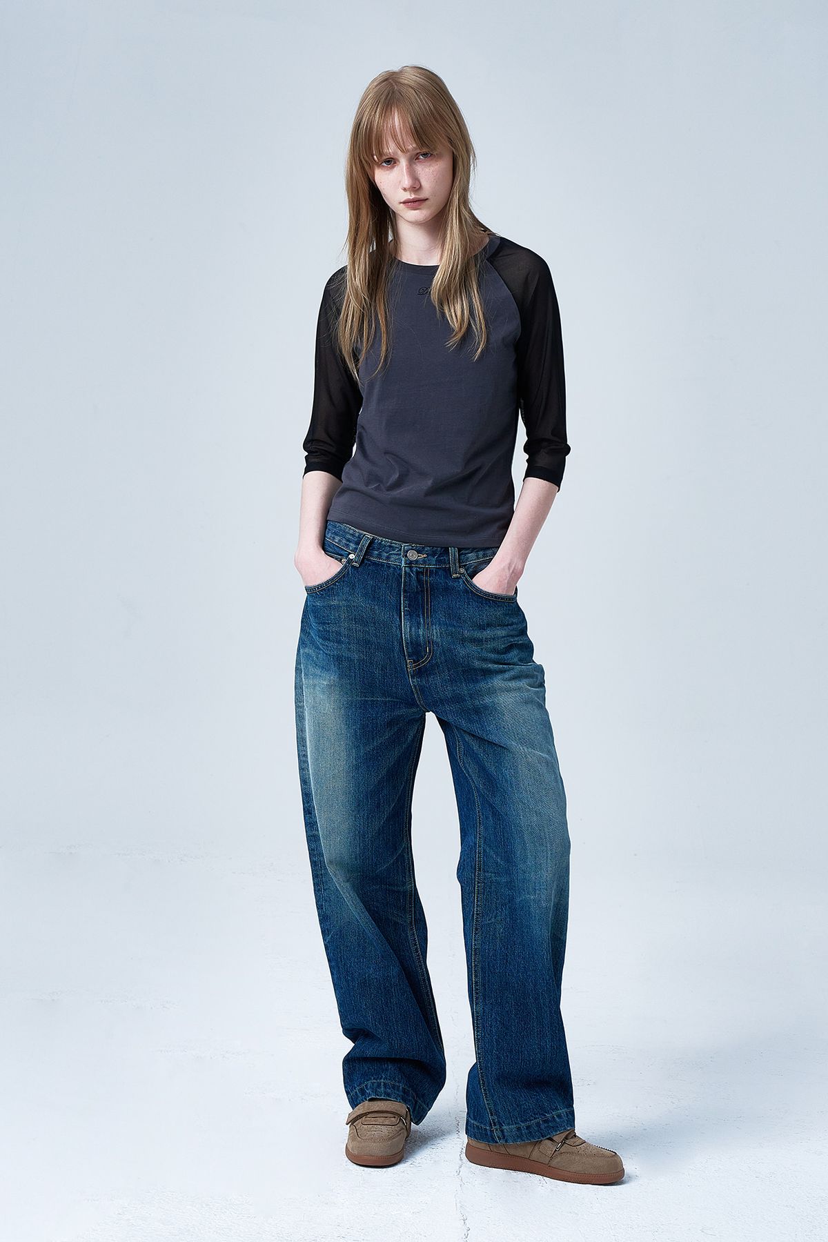 다이닛(DEINET) MESH CONTRAST RAGLAN HALF SLEEVE IN CHARCOAL