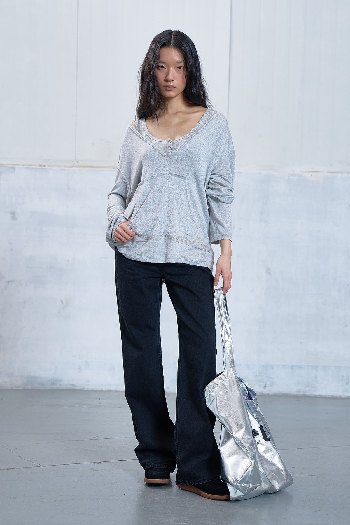 다이닛(DEINET) RAW V LONG SLEEVE IN MELANGE GREY