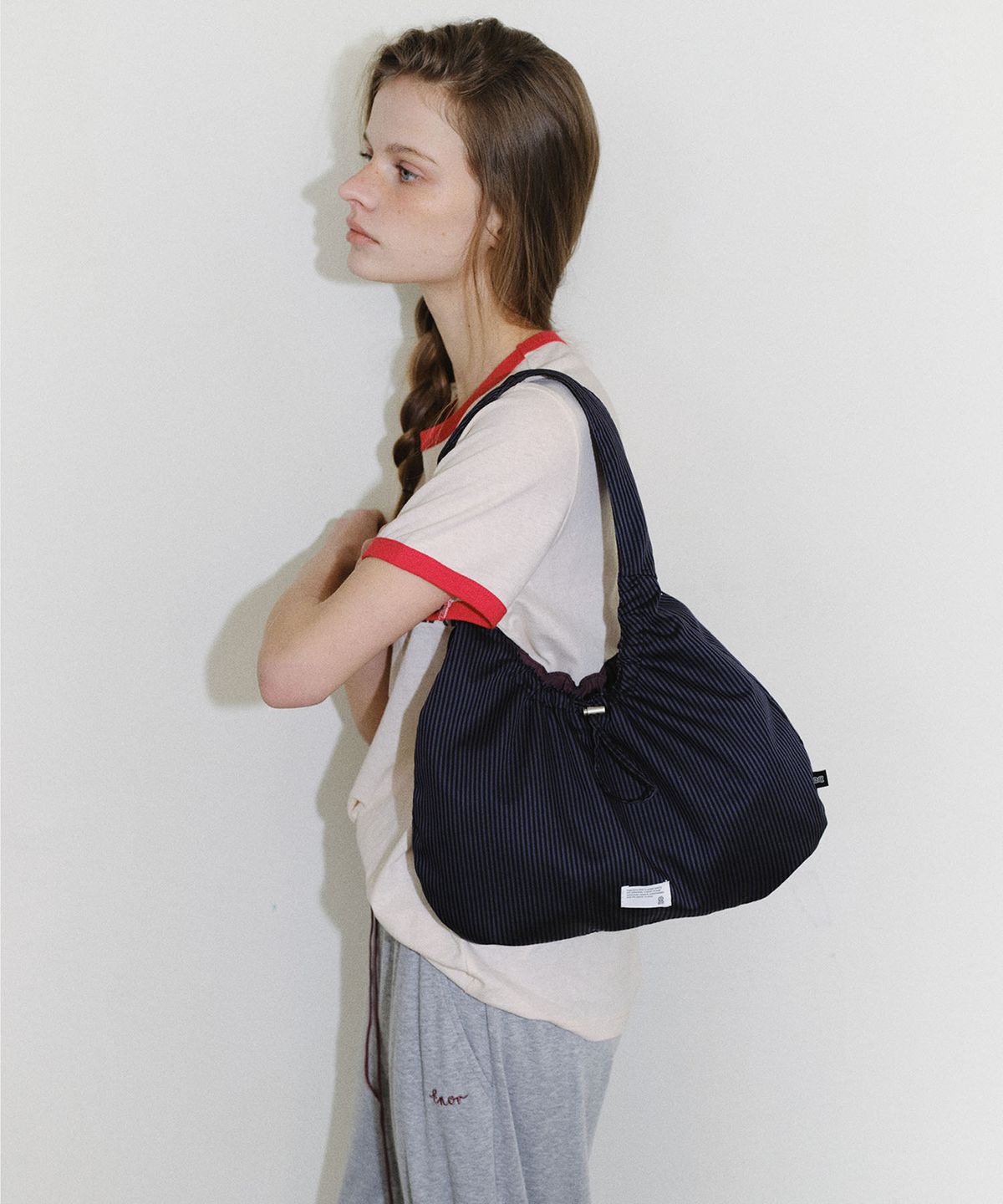 엔오르 스튜디오(ENOR STUDIO) [CORE] REVERSIBLE MINI HOBO BAG - NAVY