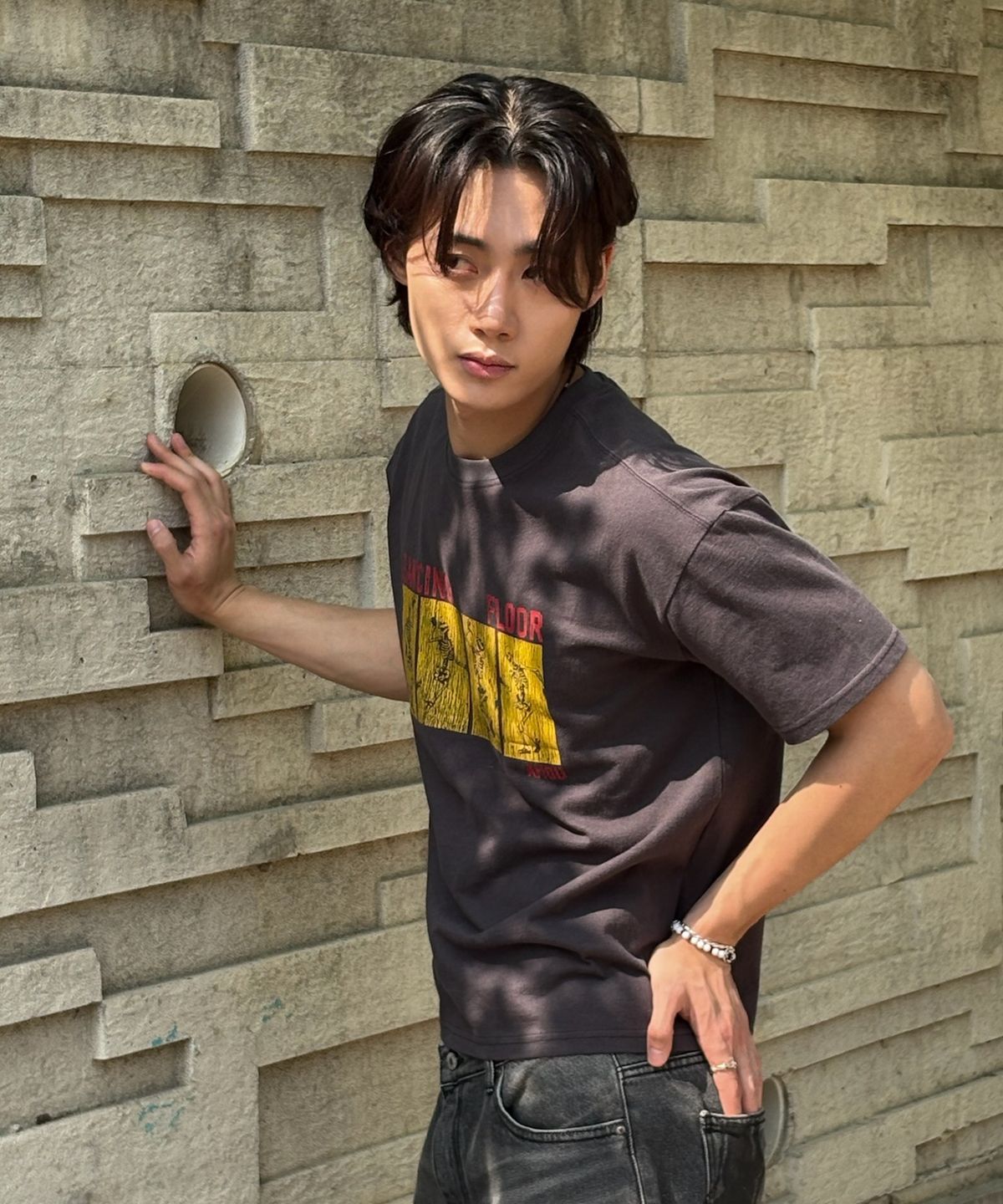 아모우(AMOU) Dancing Skull half  T-shirts CHACOAL