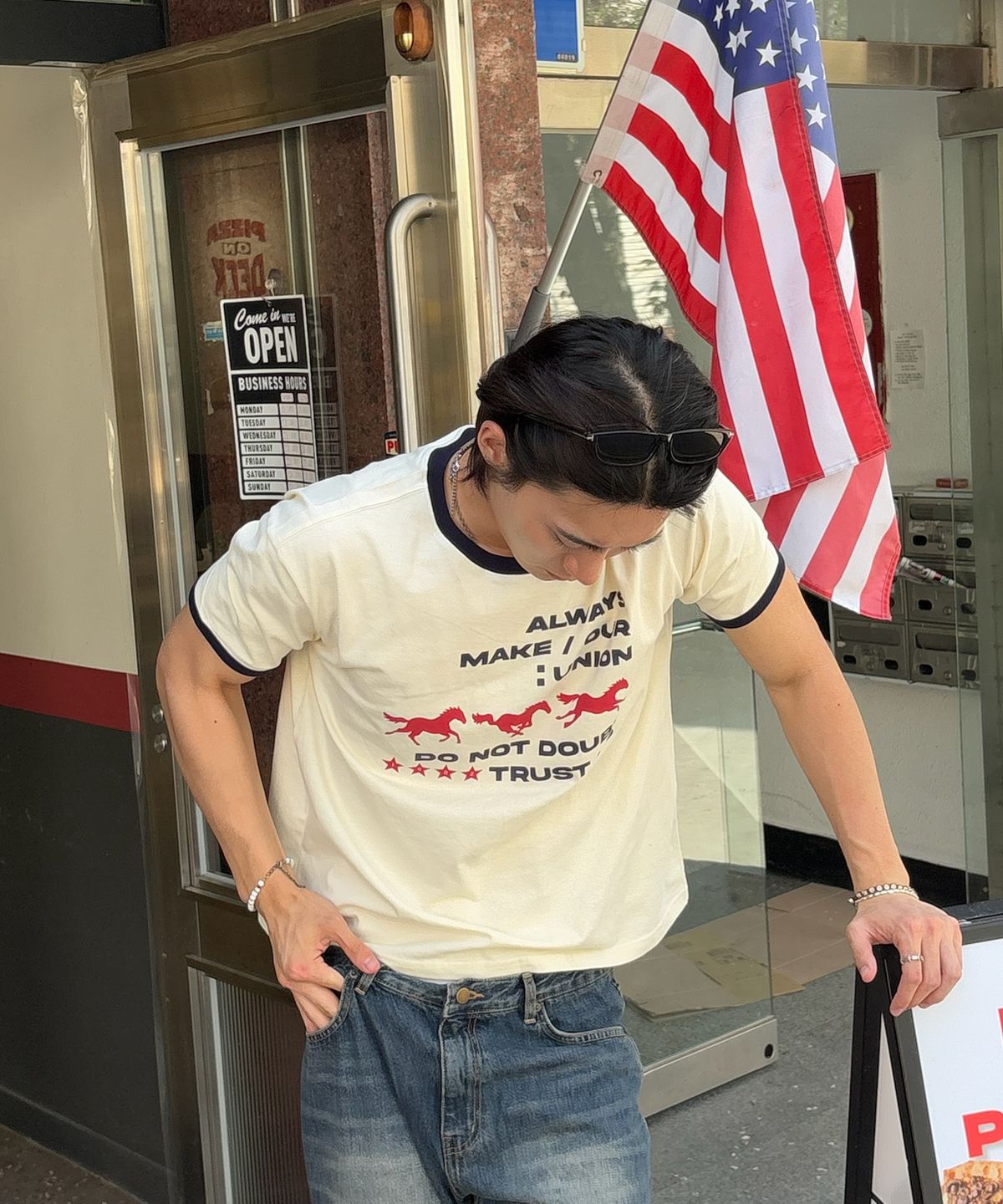 아모우(AMOU) Runing horse Ringer T-shirts IVORY