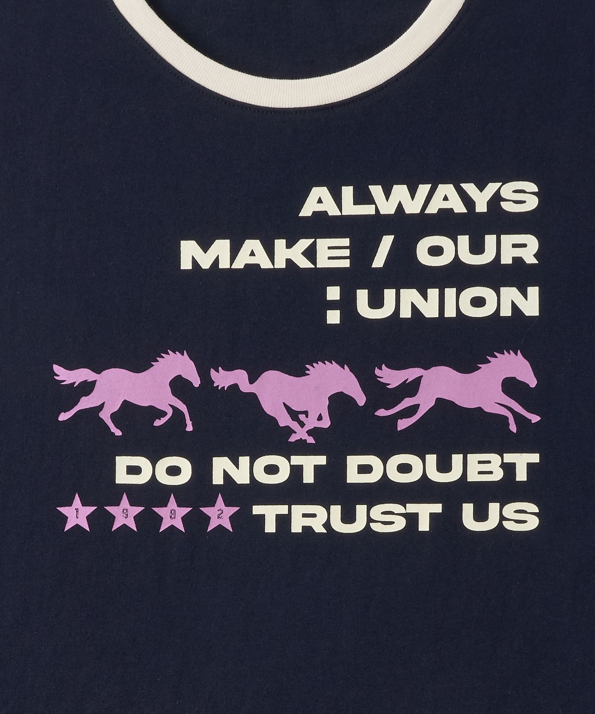 아모우(AMOU) Runing horse Ringer T-shirts NAVY