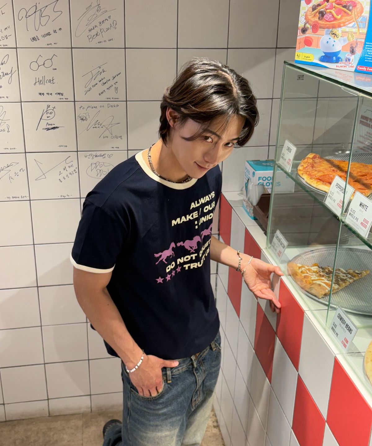 아모우(AMOU) Runing horse Ringer T-shirts NAVY