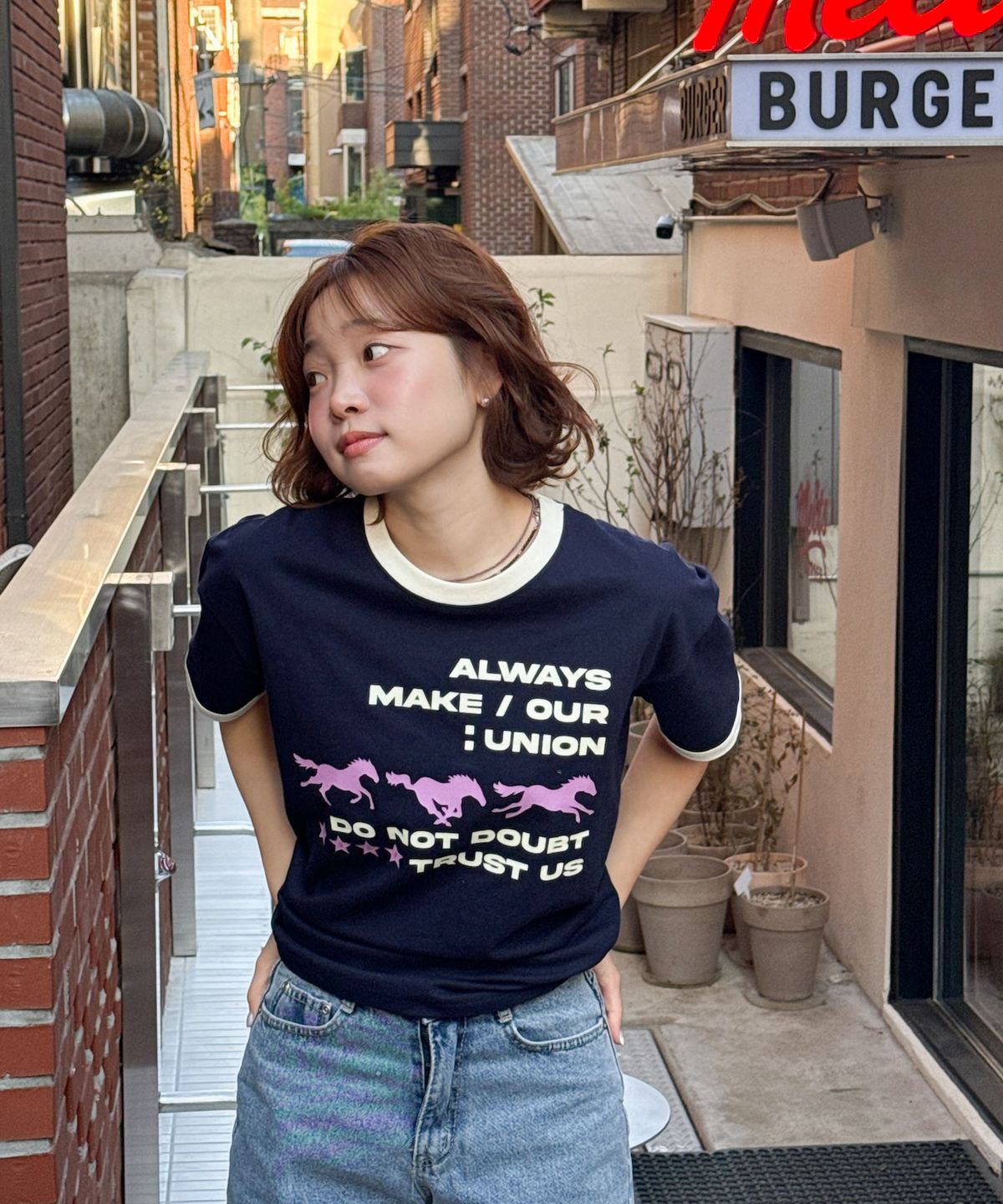 아모우(AMOU) Runing horse Ringer T-shirts NAVY