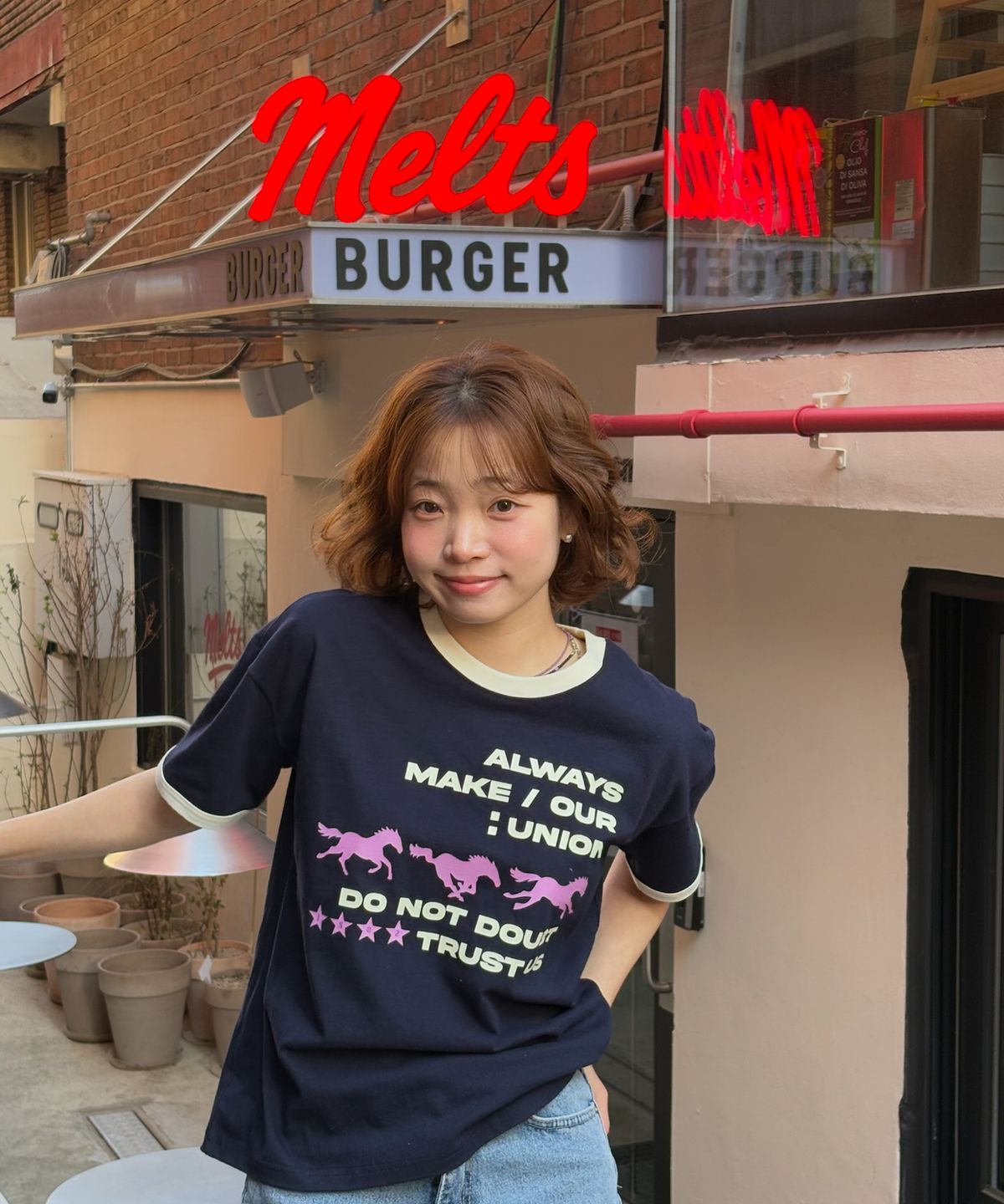 아모우(AMOU) Runing horse Ringer T-shirts NAVY