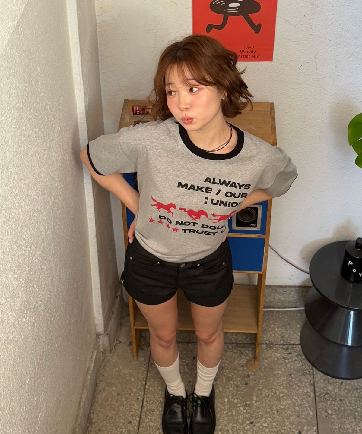 아모우(AMOU) Runing horse Ringer T-shirts GRAY