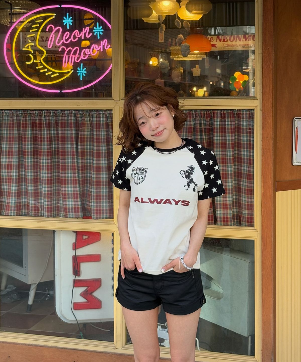 아모우(AMOU) Always Star Reglan T-shirts BLACK