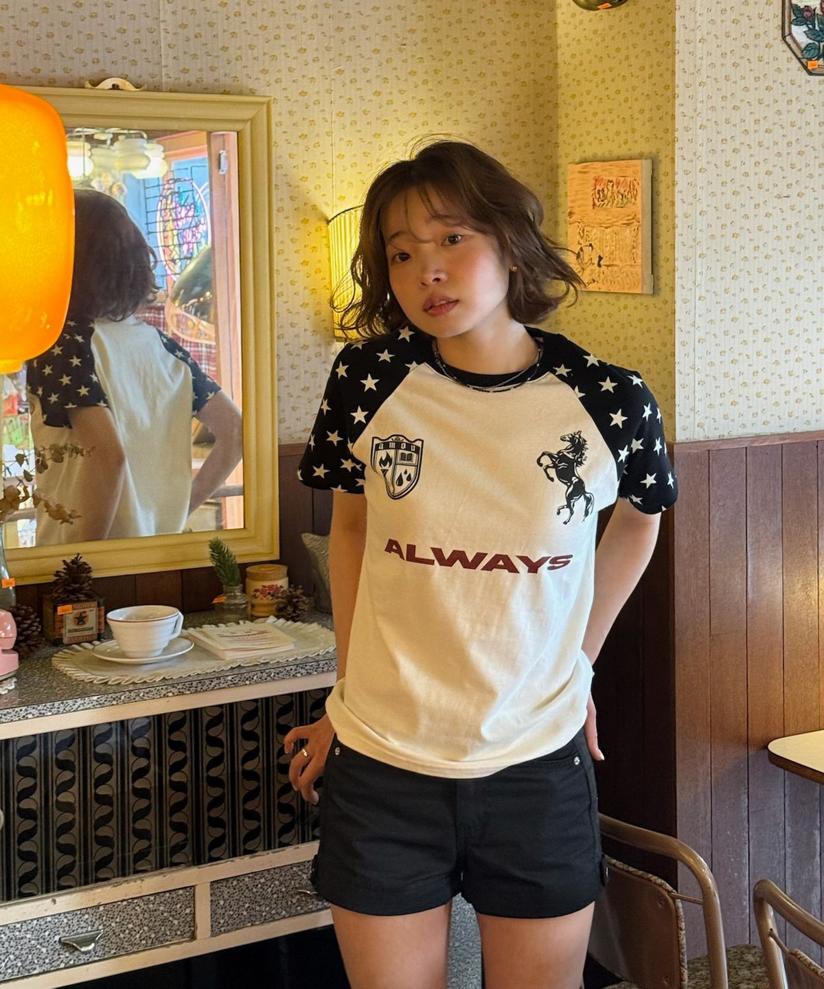 아모우(AMOU) Always Star Reglan T-shirts BLACK