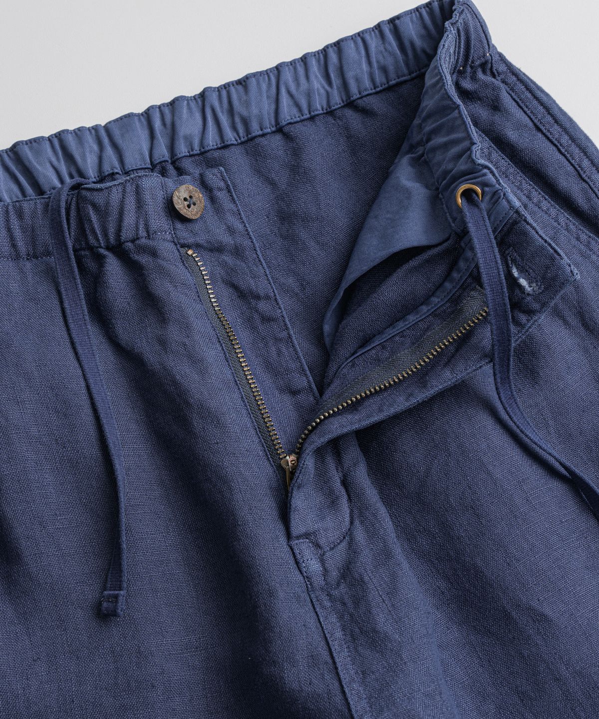 비헤비어(BEHEAVYER) DYED LINEN EASY 1/2 TROUSERS indigo
