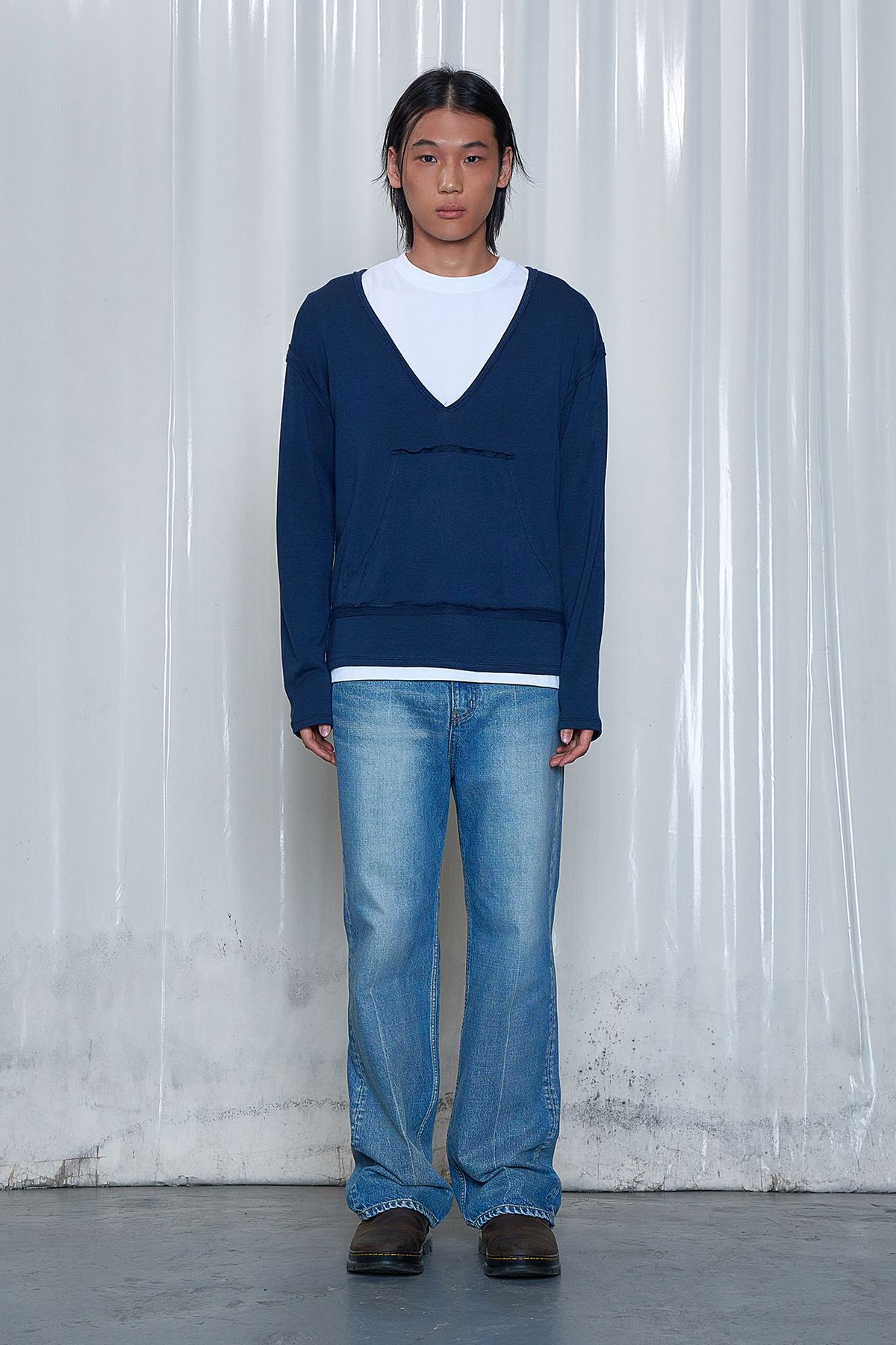 다이닛(DEINET) RAW V LONG SLEEVE IN NAVY