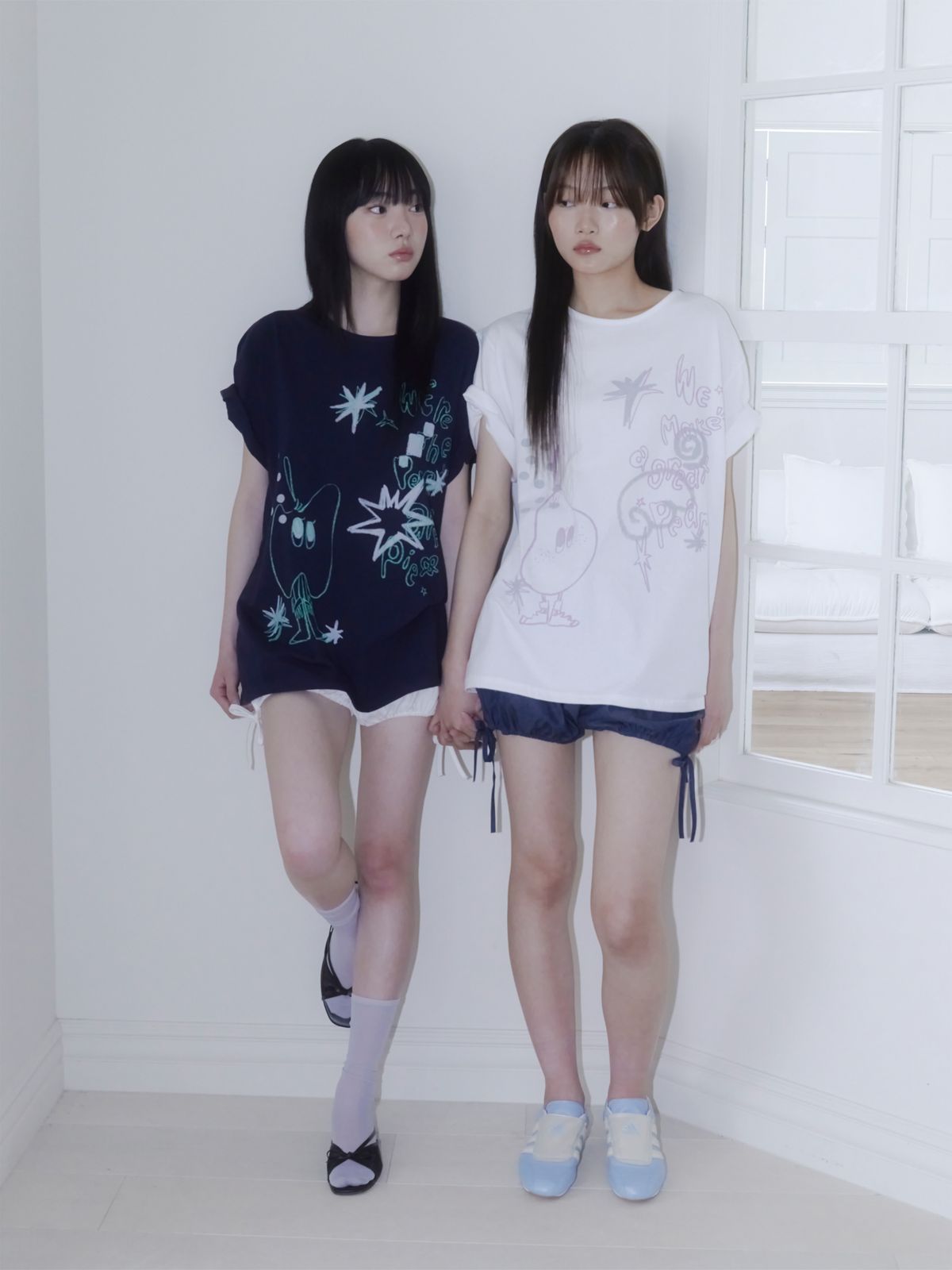 온스카(ONSKA) CRAYON FRUIT T-SHIRT (APPLE NAVY)