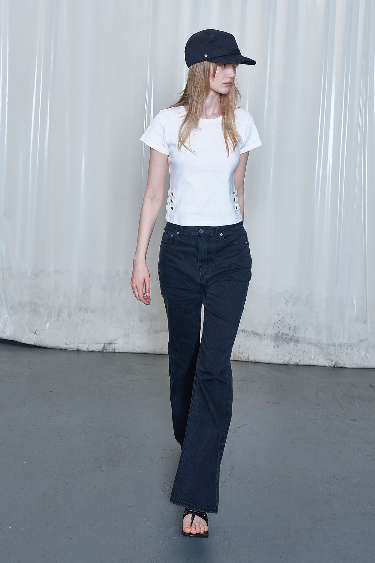 다이닛(DEINET) NAPOLEONS T-SHIRT IN WHITE