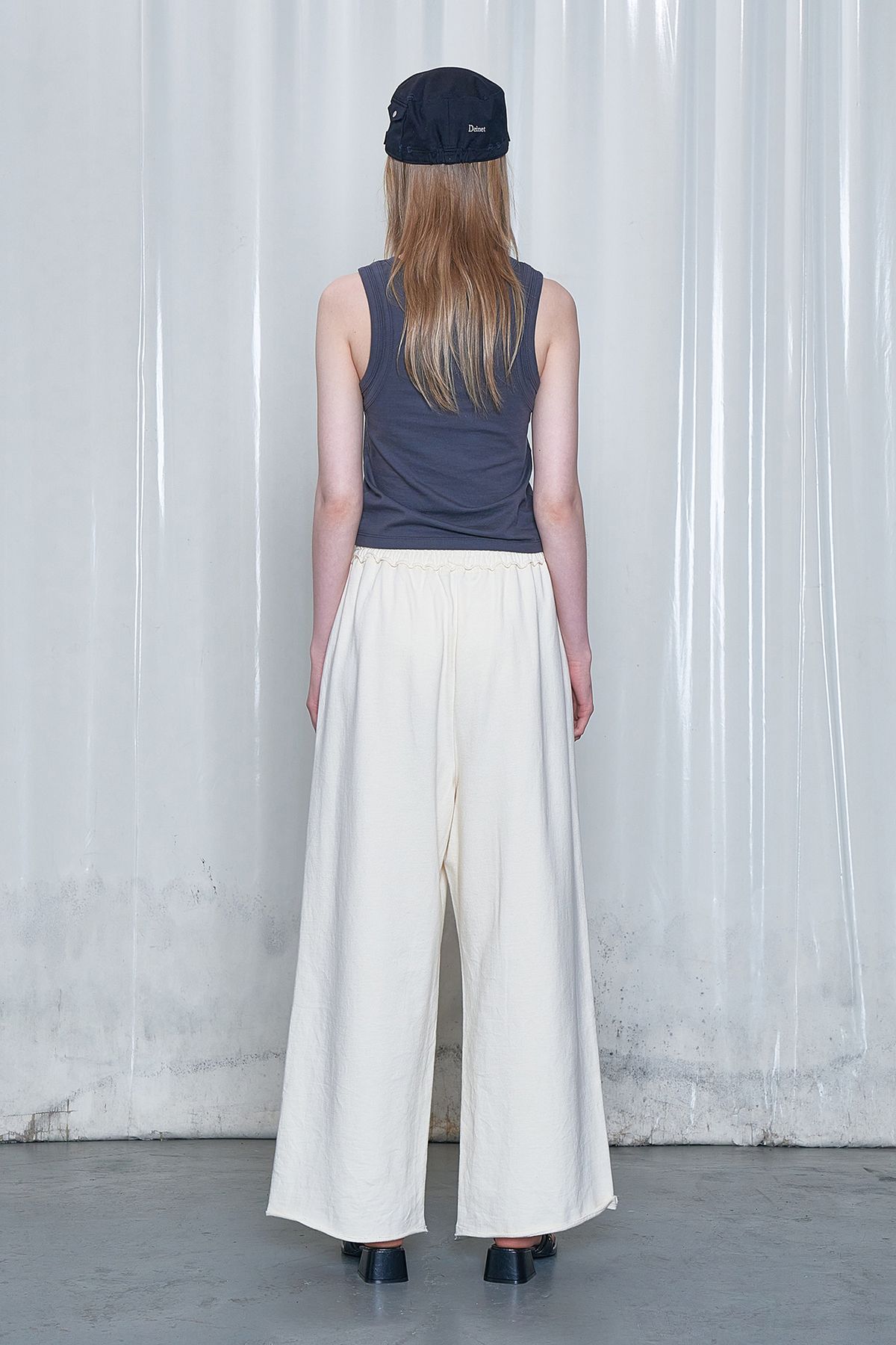 다이닛(DEINET) LUCKY SPUR ARCHIVE SWEAT PANTS IN IVORY