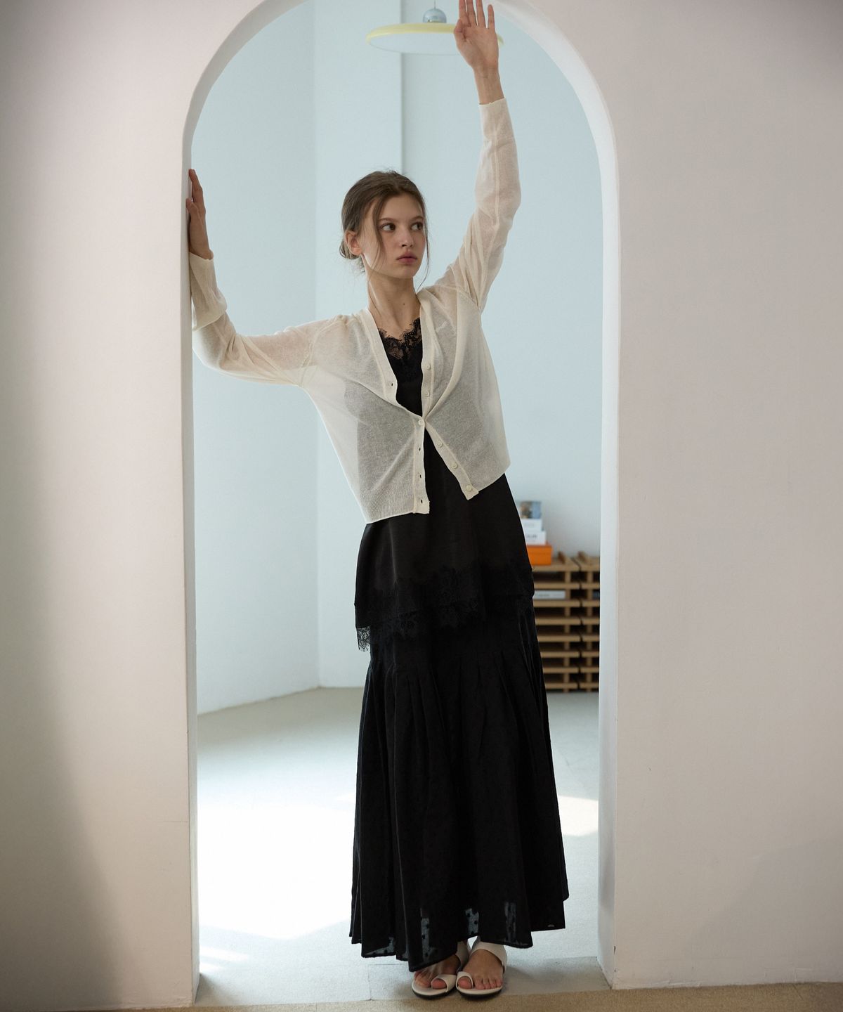 오픈도어스튜디오(OPENDOORSTUDIO) Embroidery flare skirt Black