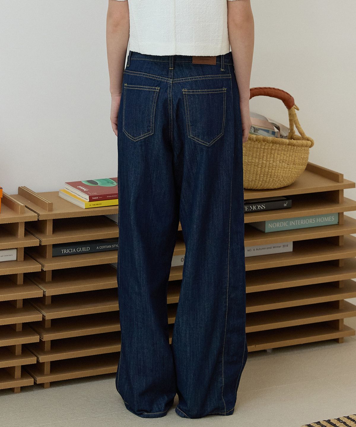 오픈도어스튜디오(OPENDOORSTUDIO) Dark blue wide-leg wash jeans