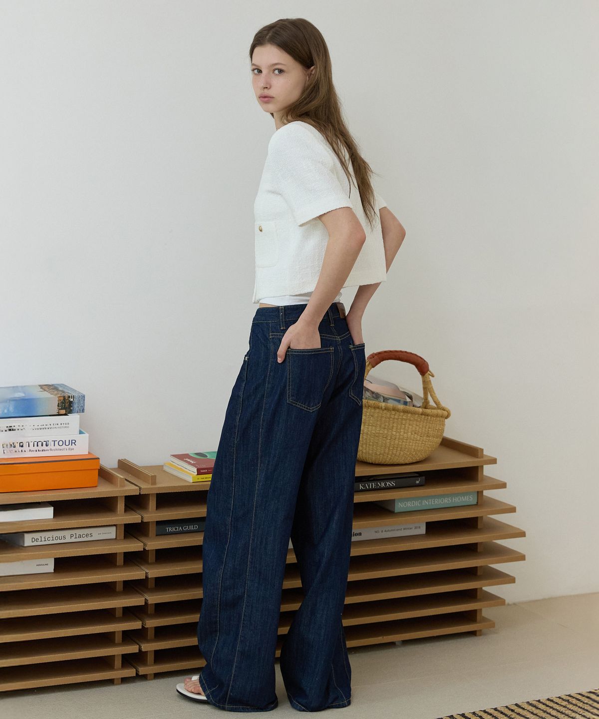 오픈도어스튜디오(OPENDOORSTUDIO) Dark blue wide-leg wash jeans