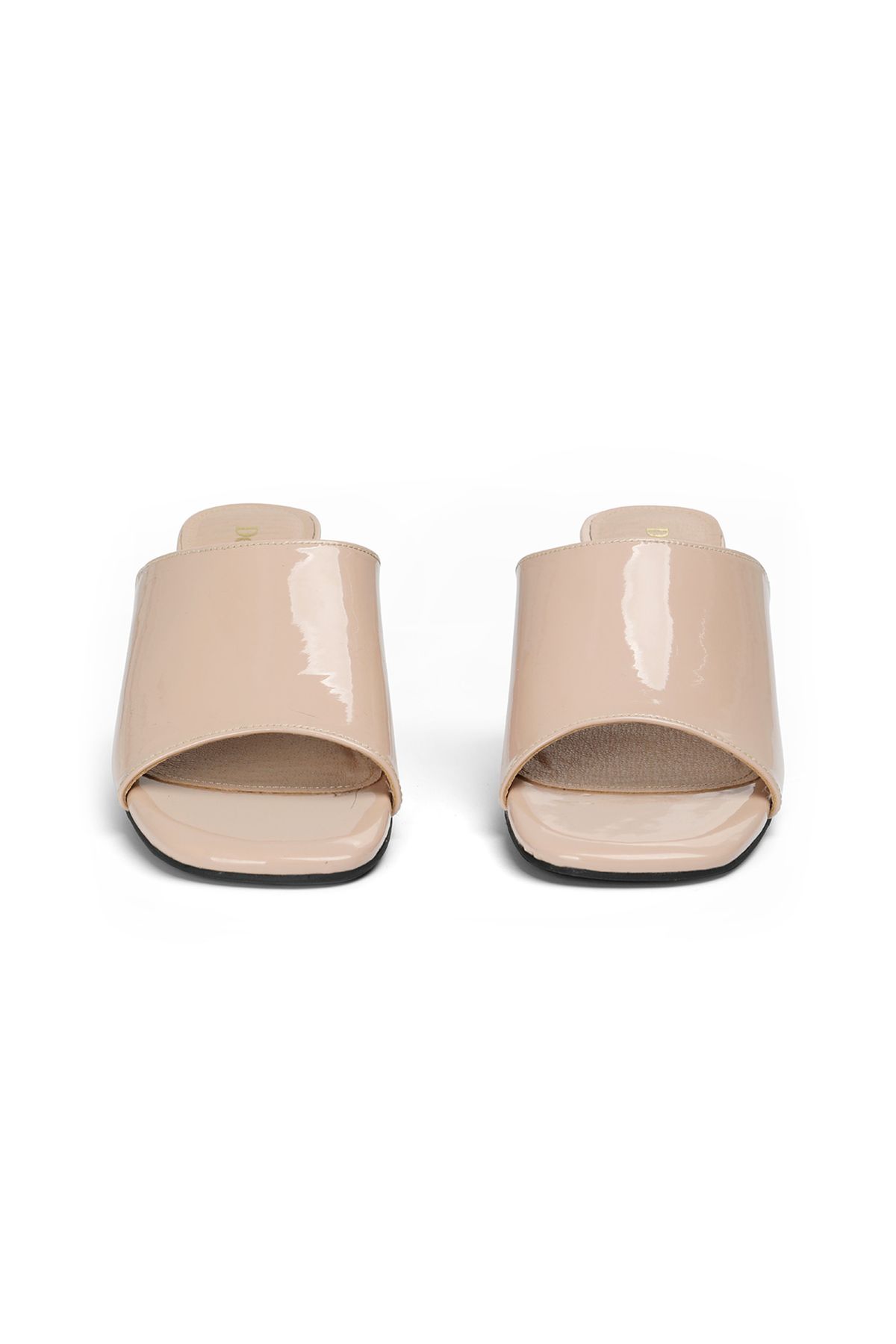 다이닛(DEINET) ENAMEL SLIPPERS IN LIGHT PINK