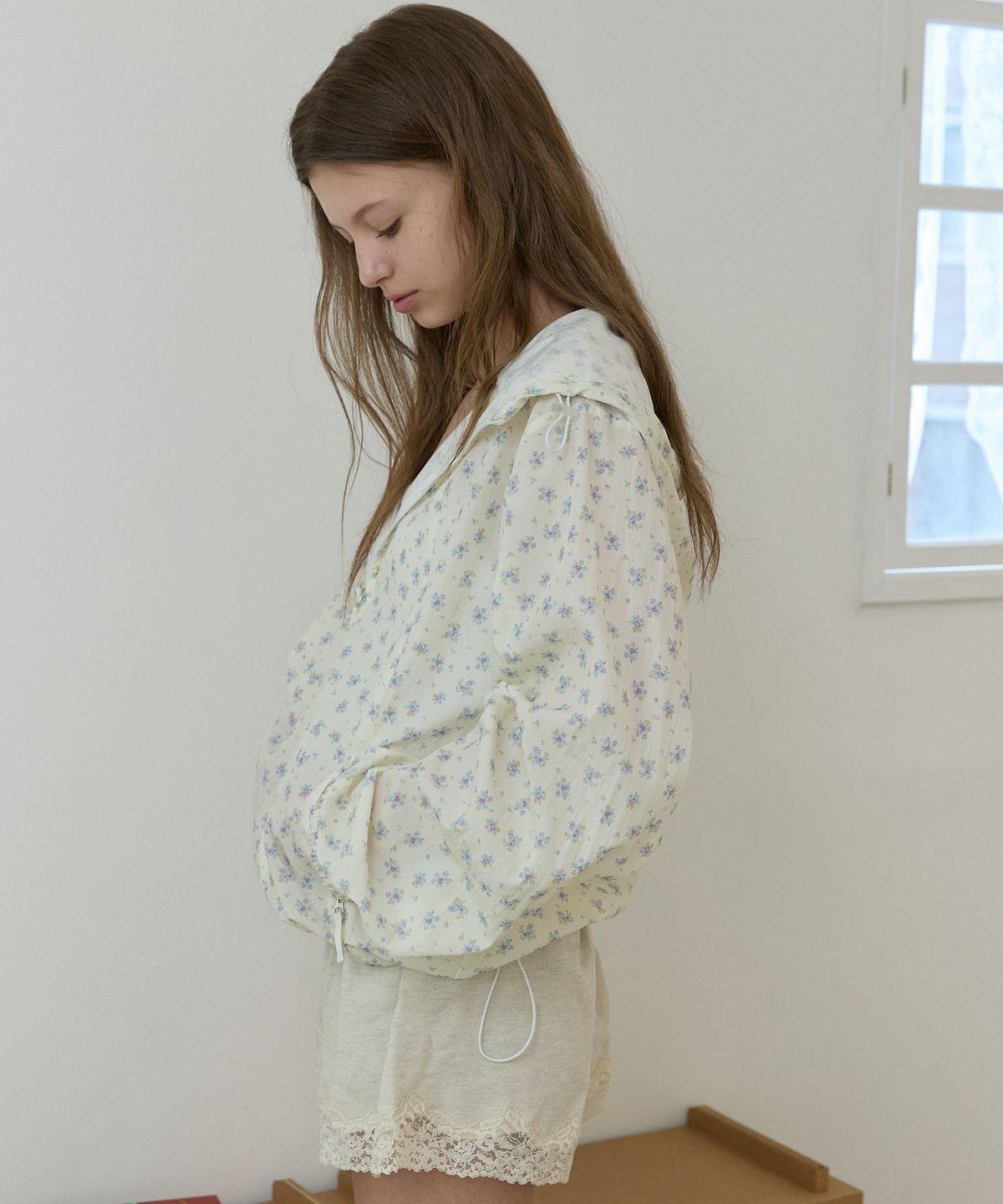 오픈도어스튜디오(OPENDOORSTUDIO) Small floral windbreaker jacket