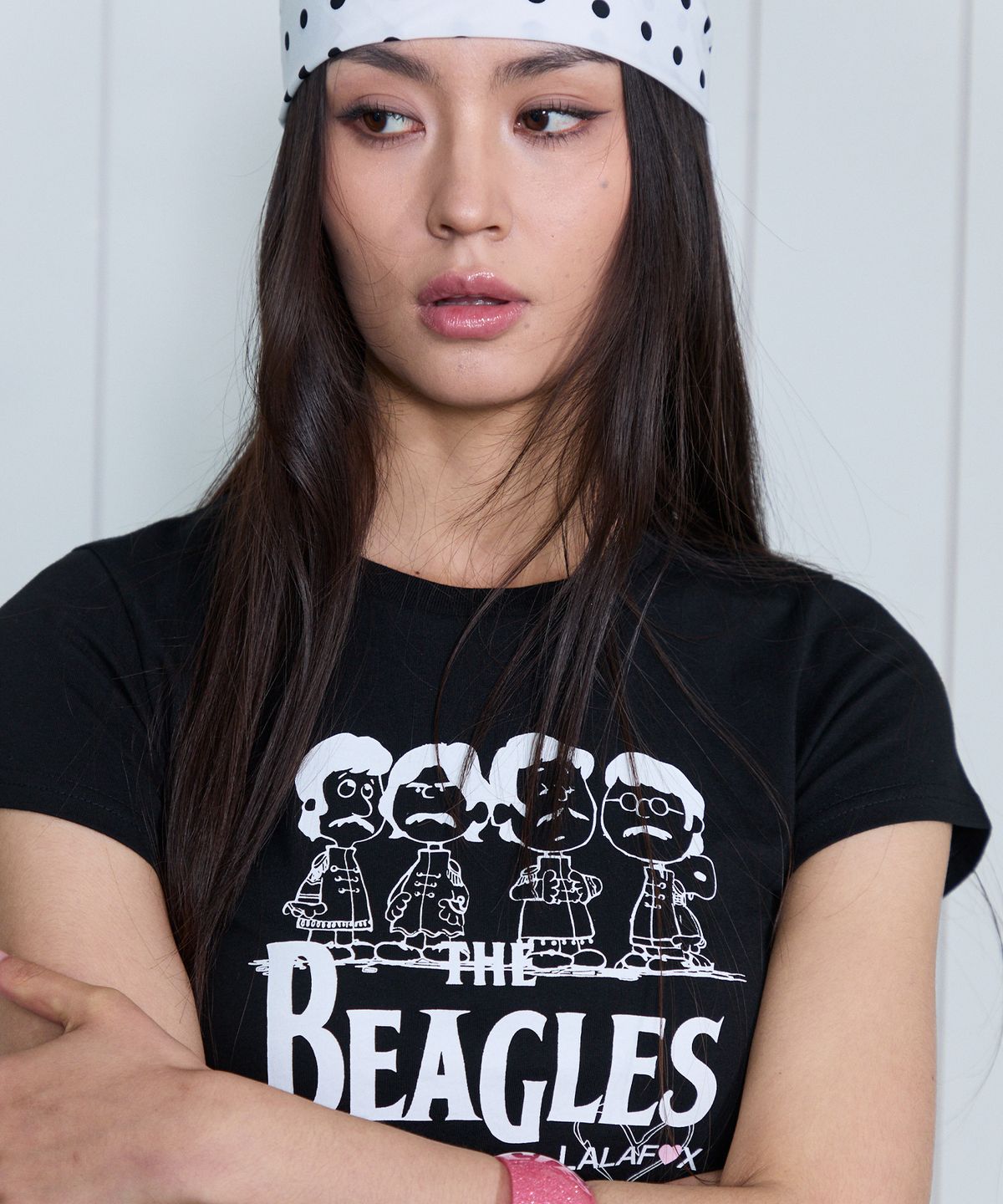 라라폭스(LALAFOX) THE BEAGLES T-SHIRT BLACK BS2CH022