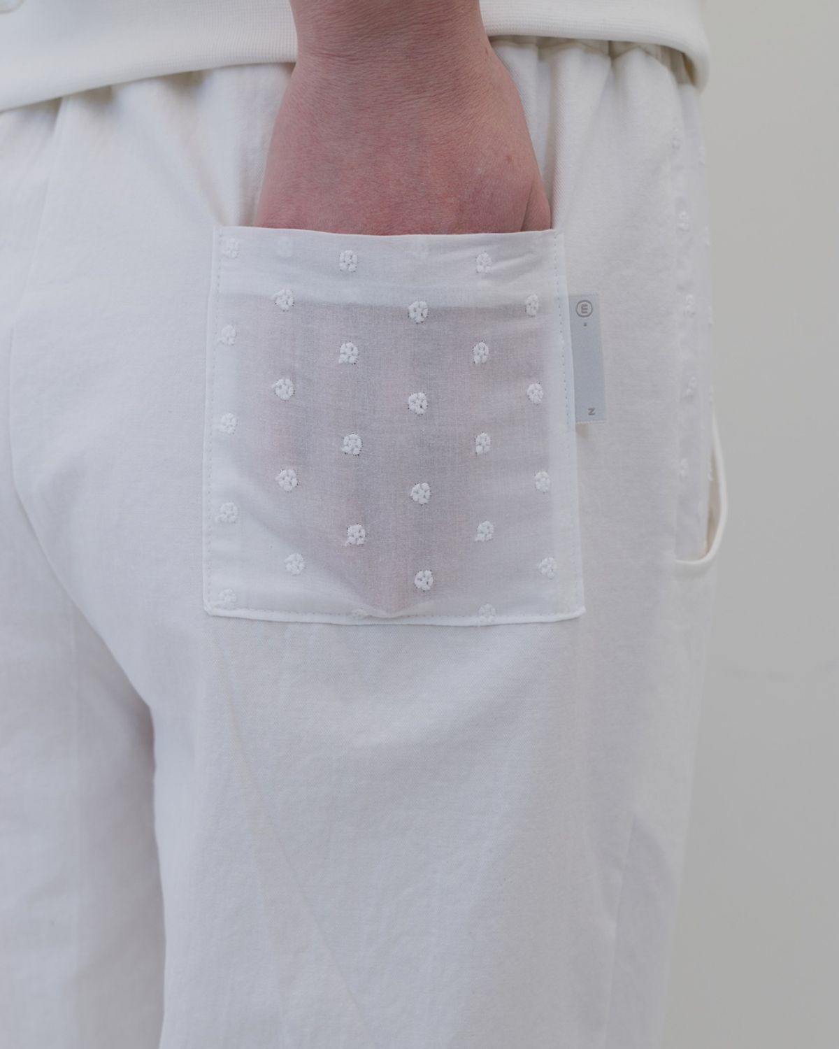 이지킴(EZKIM) DOT LACE COTTON PANTS