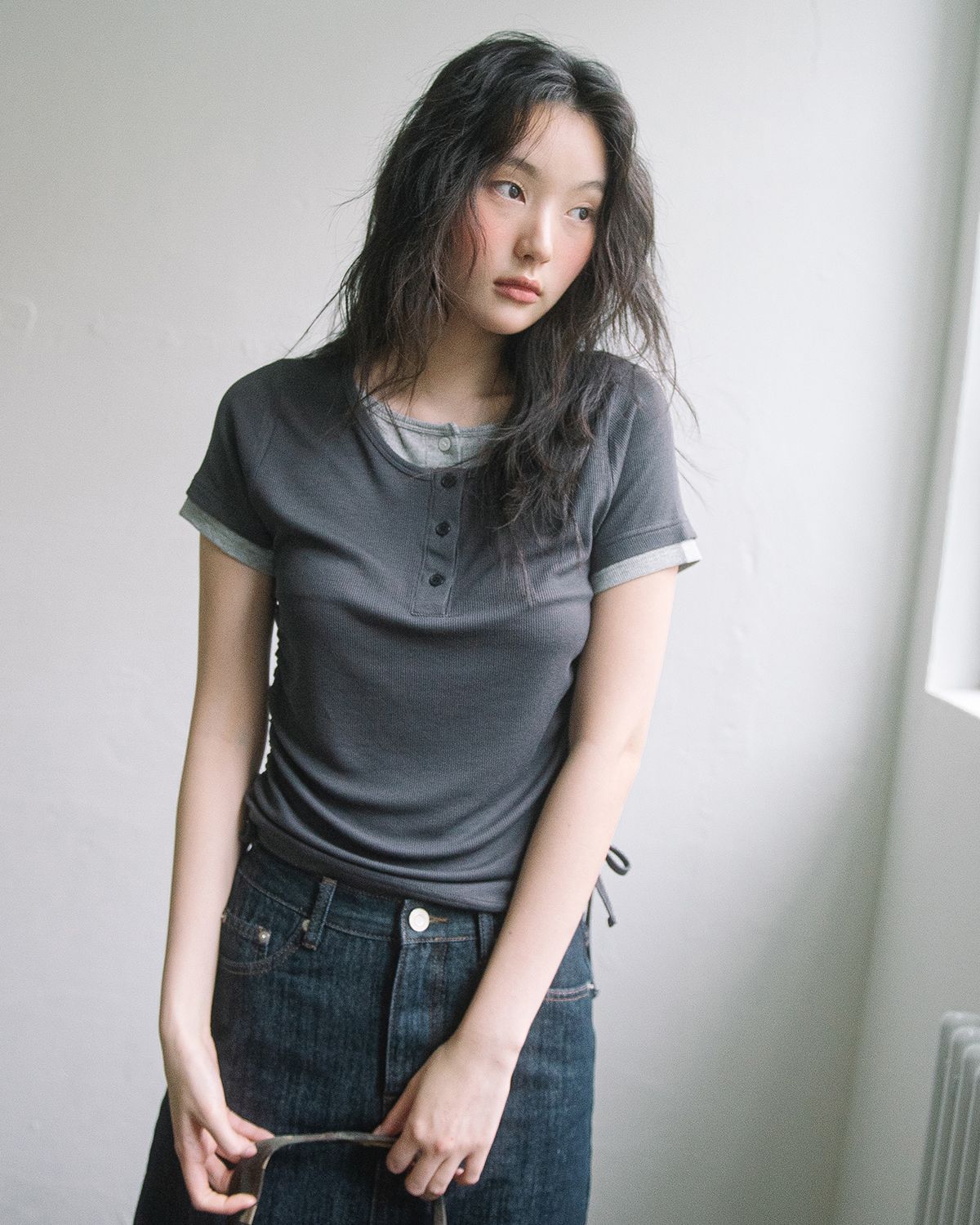 해비즘(HAVISM) DOUBLE HENLEY NECK S/S TEE(CHARCOAL)