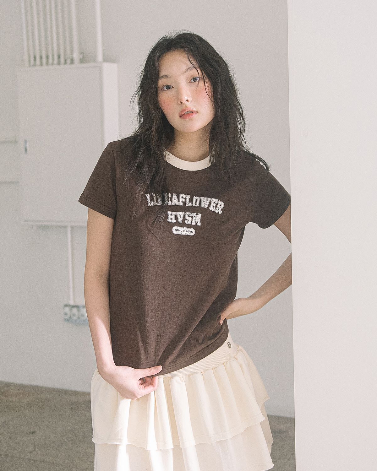 해비즘(HAVISM) LLF NECK S/S TEE(BROWN)