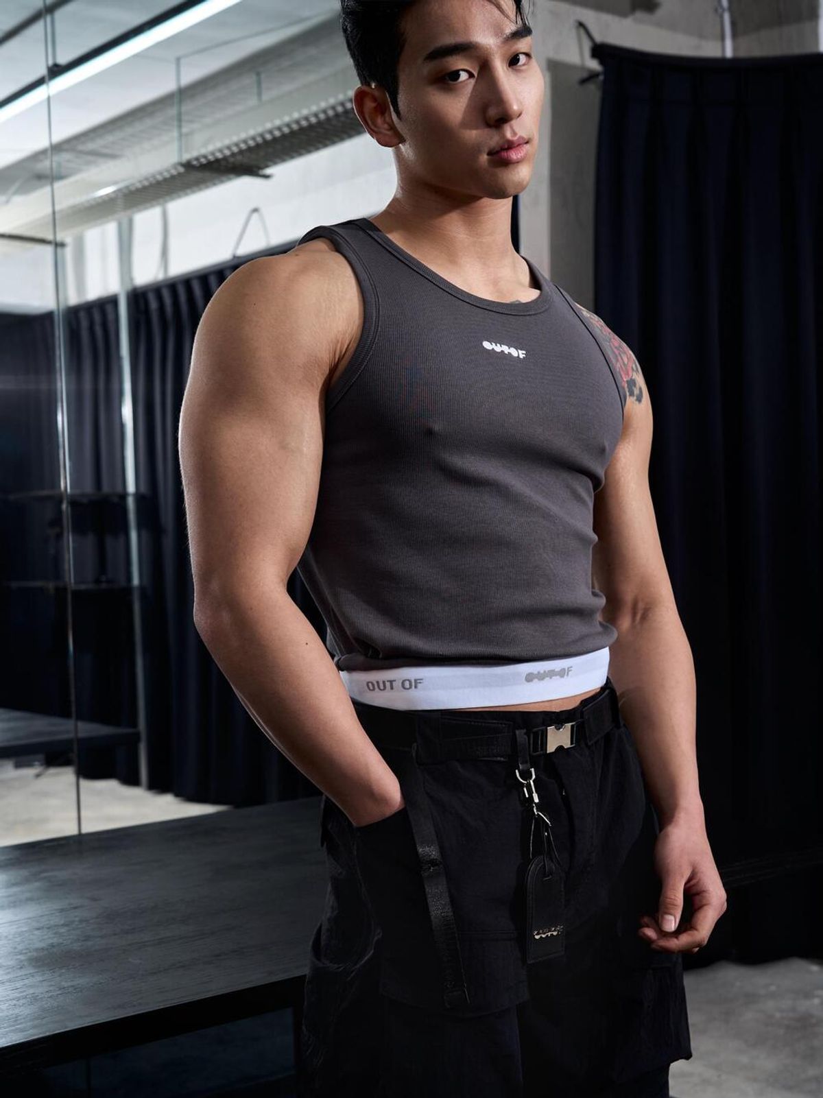 아웃오브(OUTOF) White Band Sleeveless