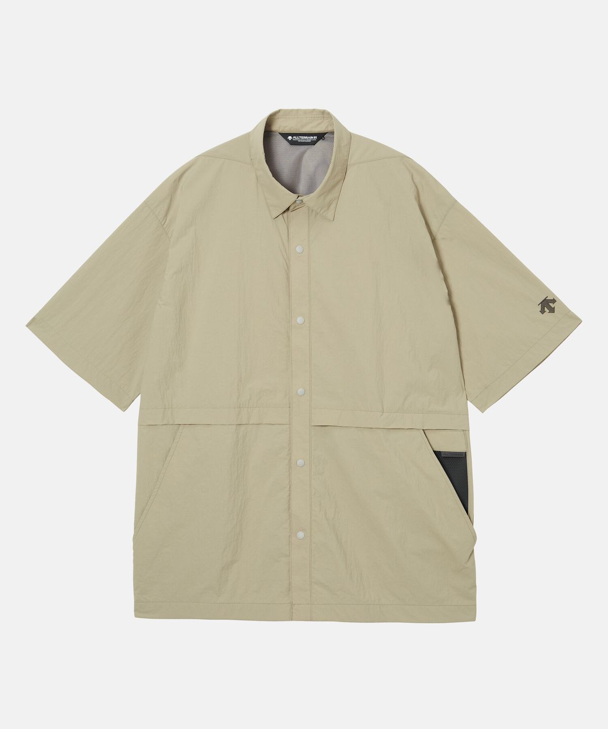 데상트(DESCENTE) [ALLTERRAIN 81] WOVEN HALF SHIRT 베이지 SR213KSR52