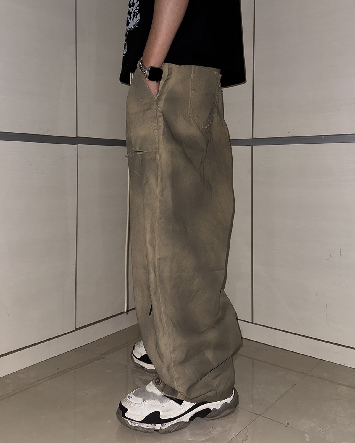 뭉(MWOONG) Curved works dirty pants BE