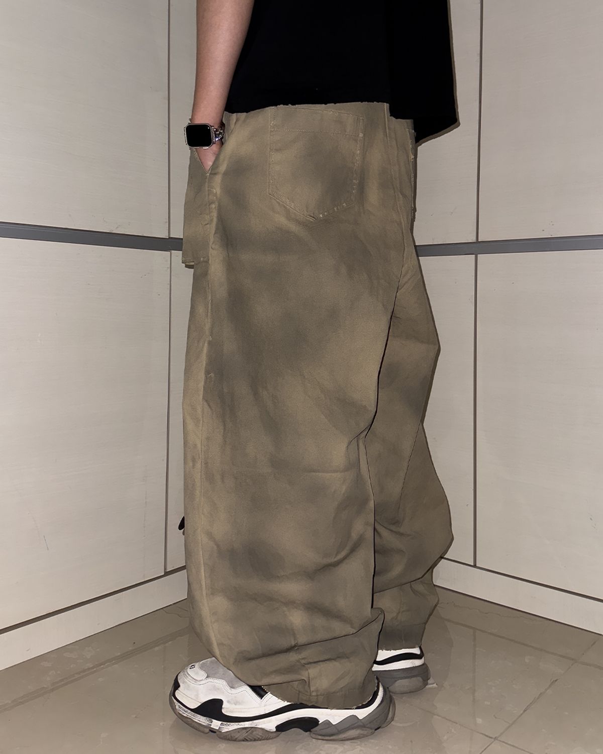뭉(MWOONG) Curved works dirty pants BE