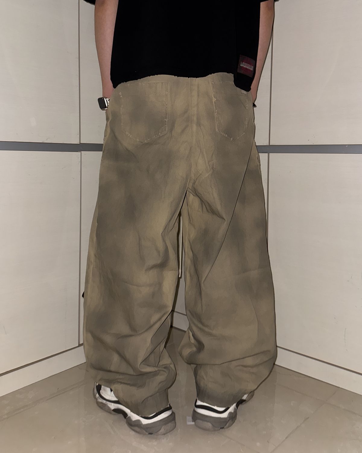뭉(MWOONG) Curved works dirty pants BE
