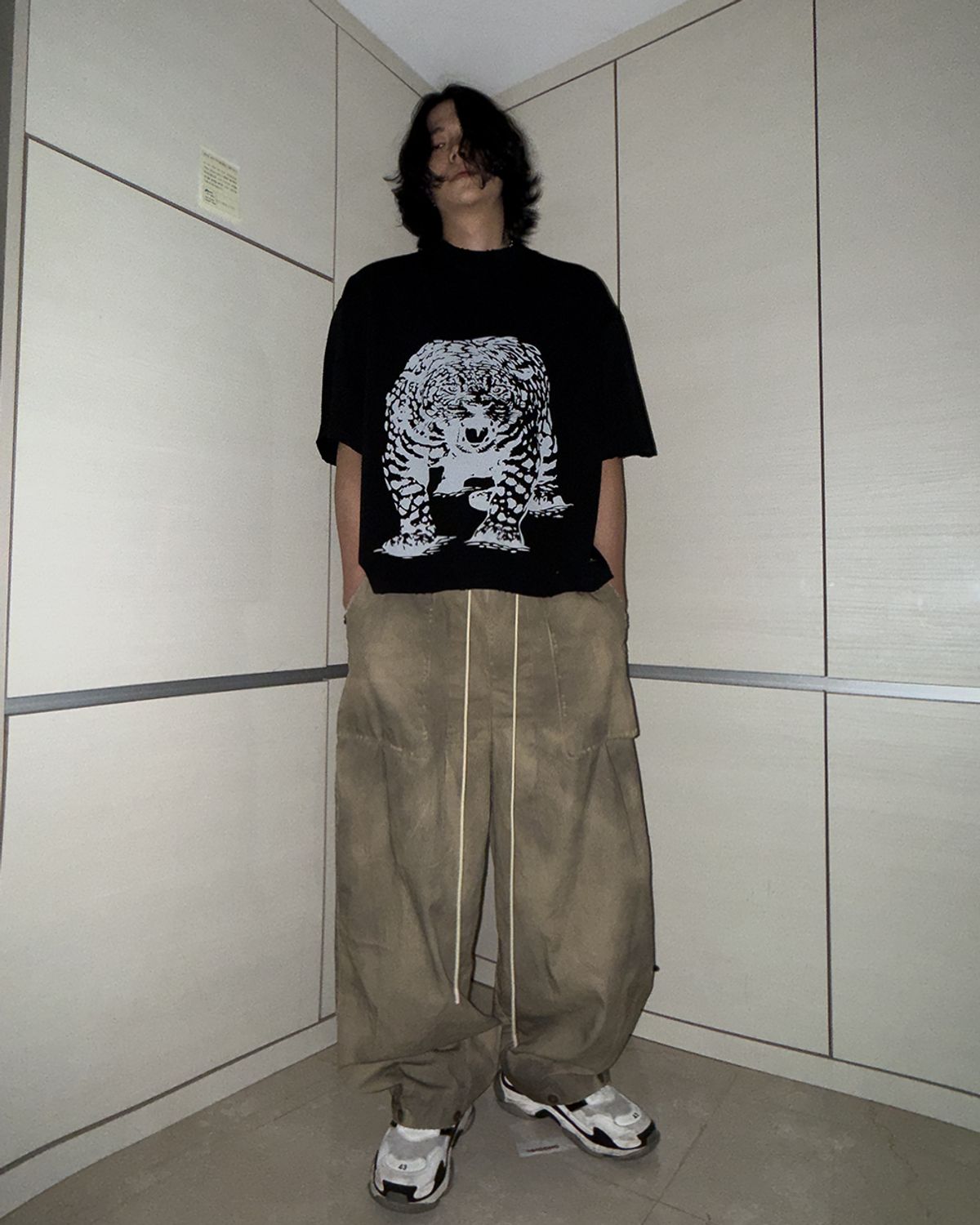 뭉(MWOONG) Curved works dirty pants BE