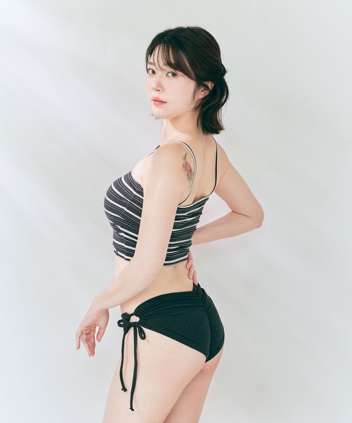 포리즈(PORRIZ) [SET] [티아레_그레이] 스트라이프 언밸런스 비키니 폴웨어