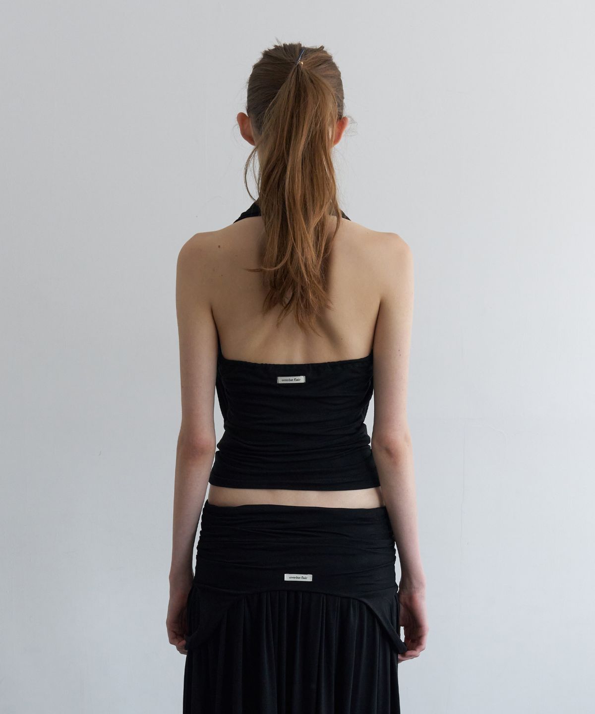 오버듀플레어(OVERDUEFLAIR) DRAPED HALTER TOP_BLACK