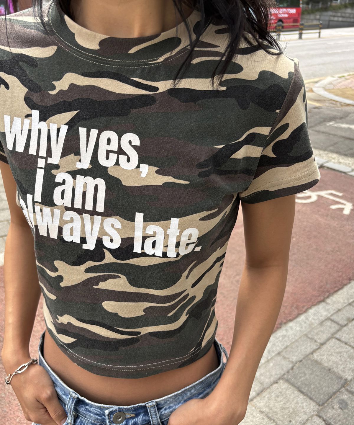 크루치(KRUCHI) Always late Crop T-shirt (CAMO)