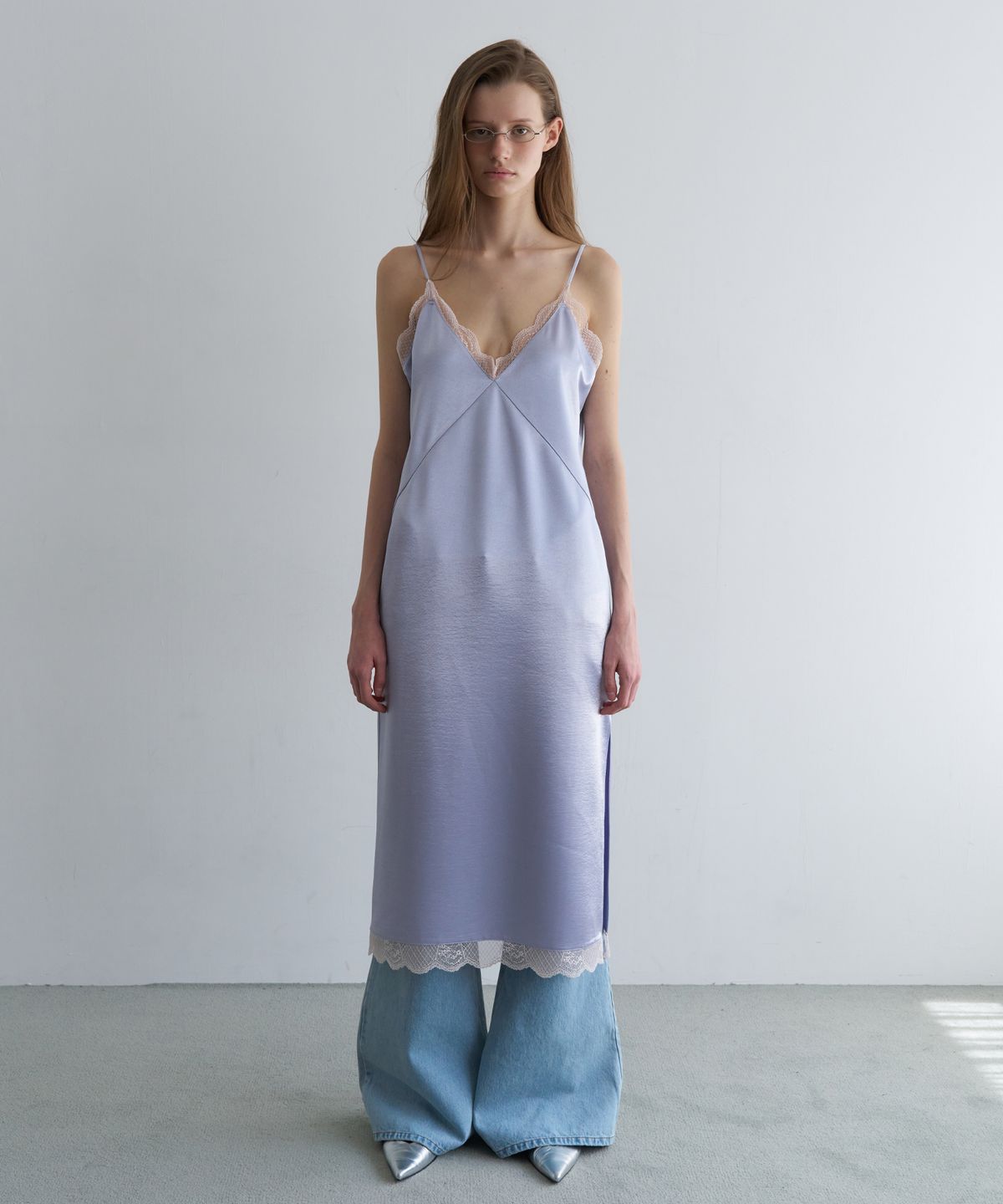 오버듀플레어(OVERDUEFLAIR) LACE SATIN DRESS_LAVENDER
