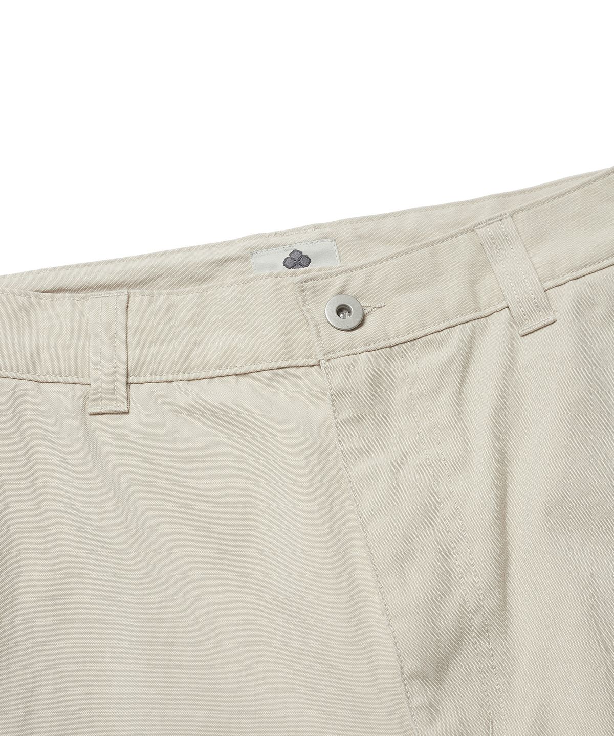 에스파이(ESFAI) CARPENTER BERMUDA SHORTS (ECRU)