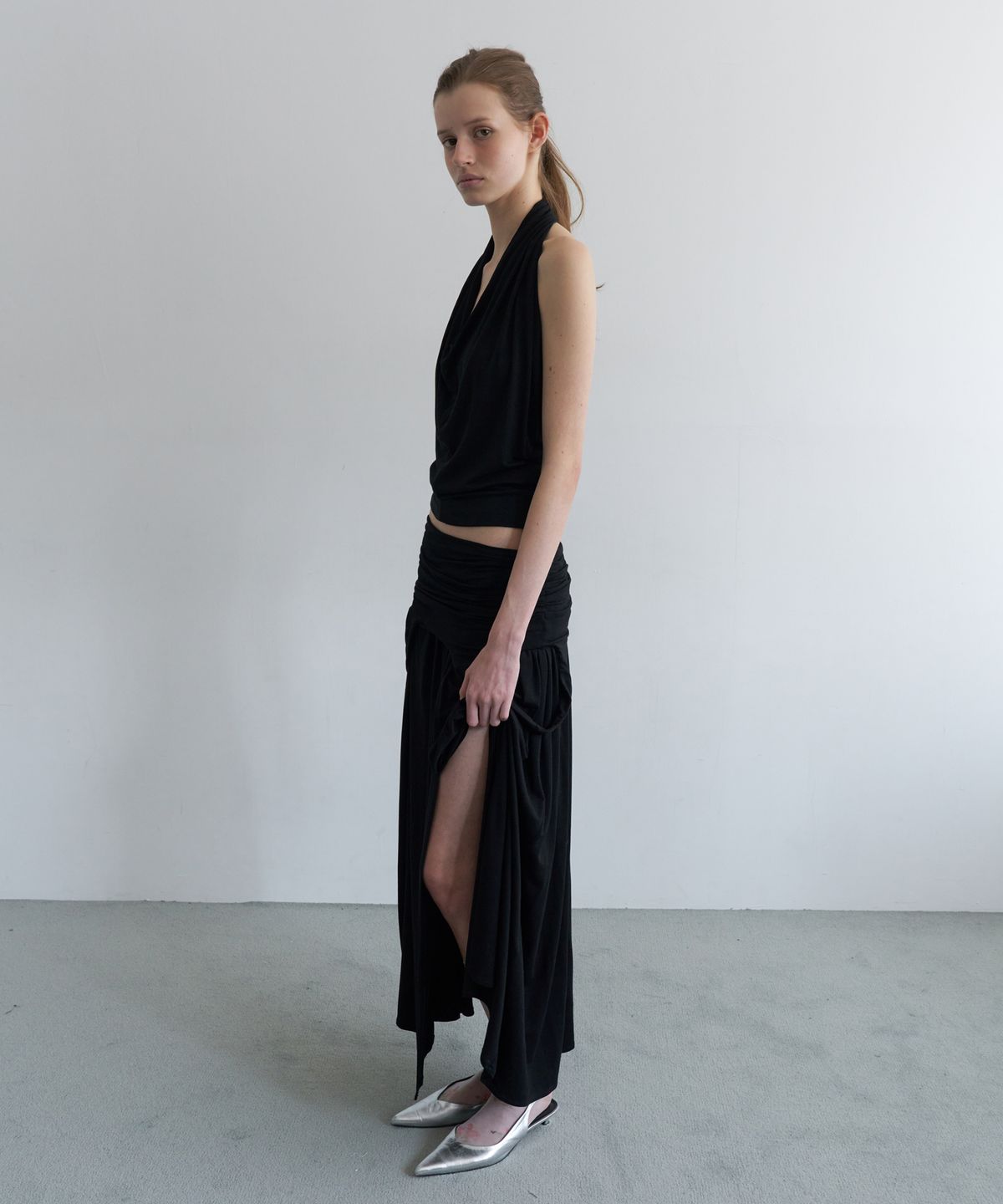 오버듀플레어(OVERDUEFLAIR) DRAPED TURN OVER SKIRT_BLACK
