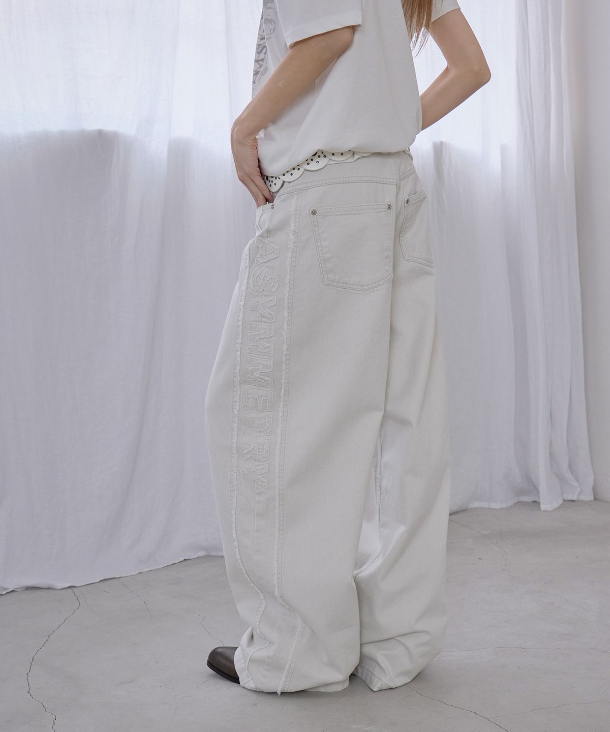 애시메트리(ASYMMETRY) RAW LETTERING PANTS / STEEL