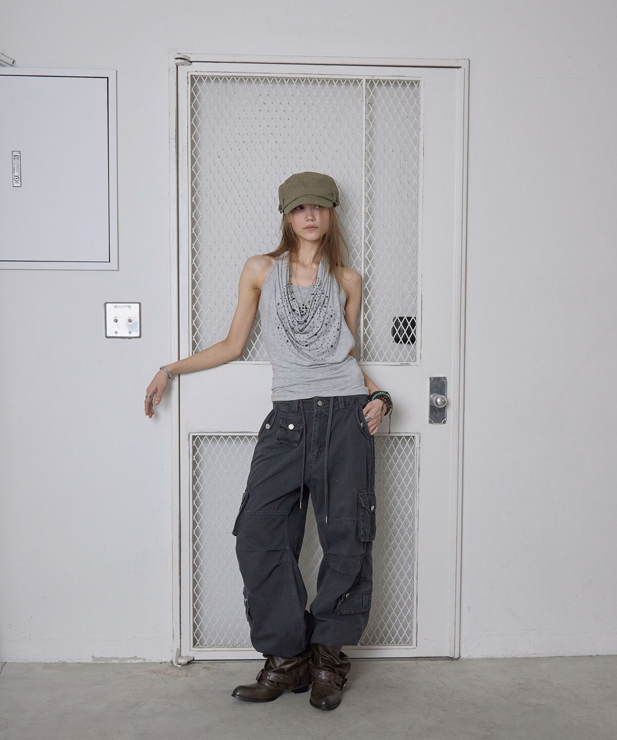 애시메트리(ASYMMETRY) RUGGED SOLID POCKET PANTS / CHARCOAL