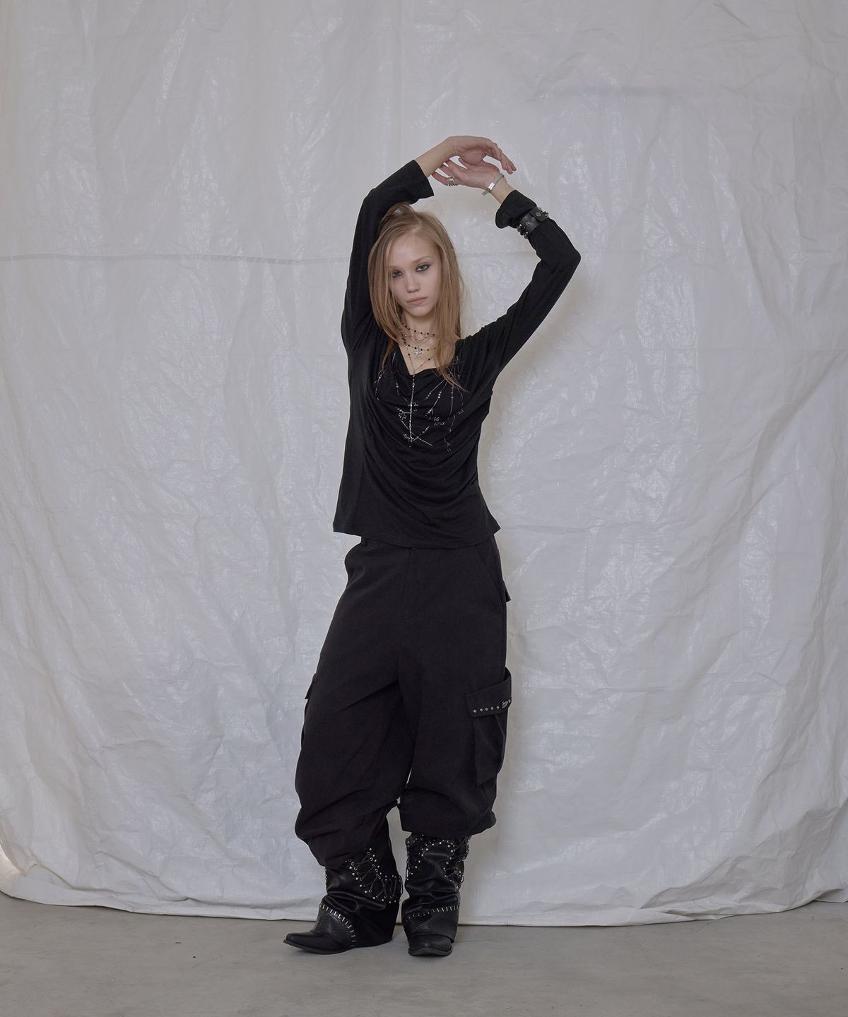 애시메트리(ASYMMETRY) SLOUCHED HOTPIX NECKLACE TOP / BLACK